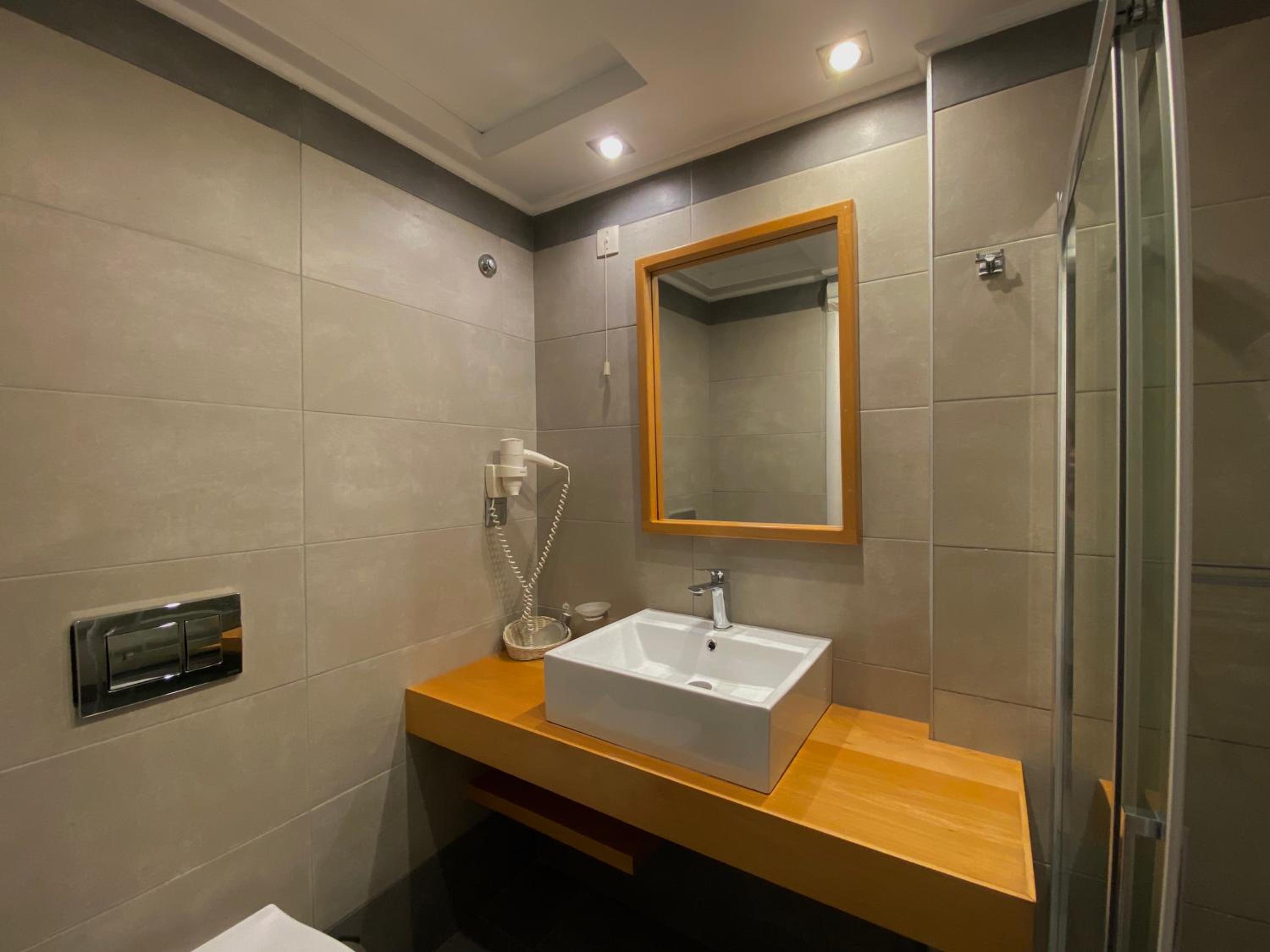 Double or Twin Room - Sea Front 2nd floor photo 3