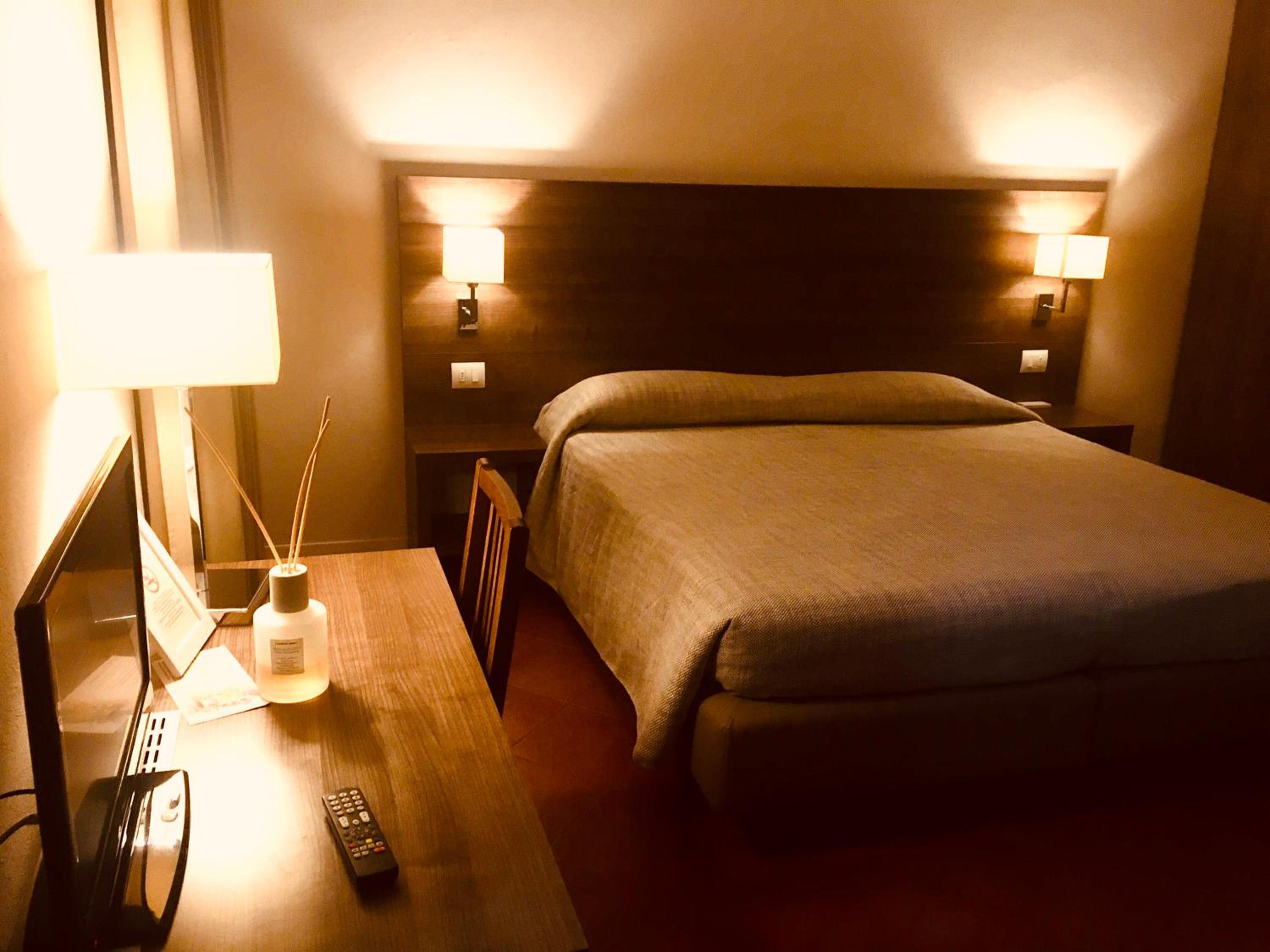 Double Room with Mountain View - Photo 3
