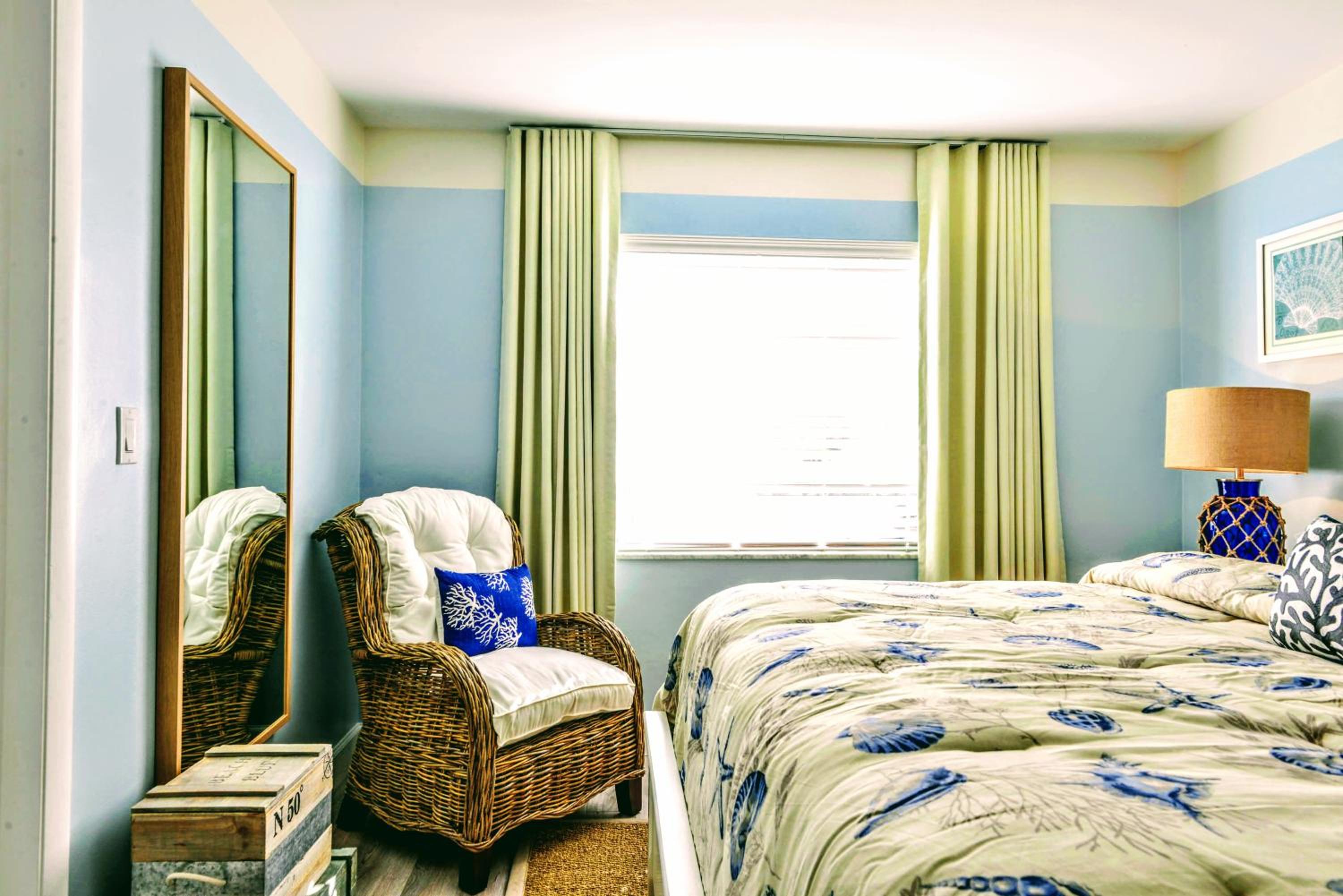 Capri One-Bedroom - Photo 15
