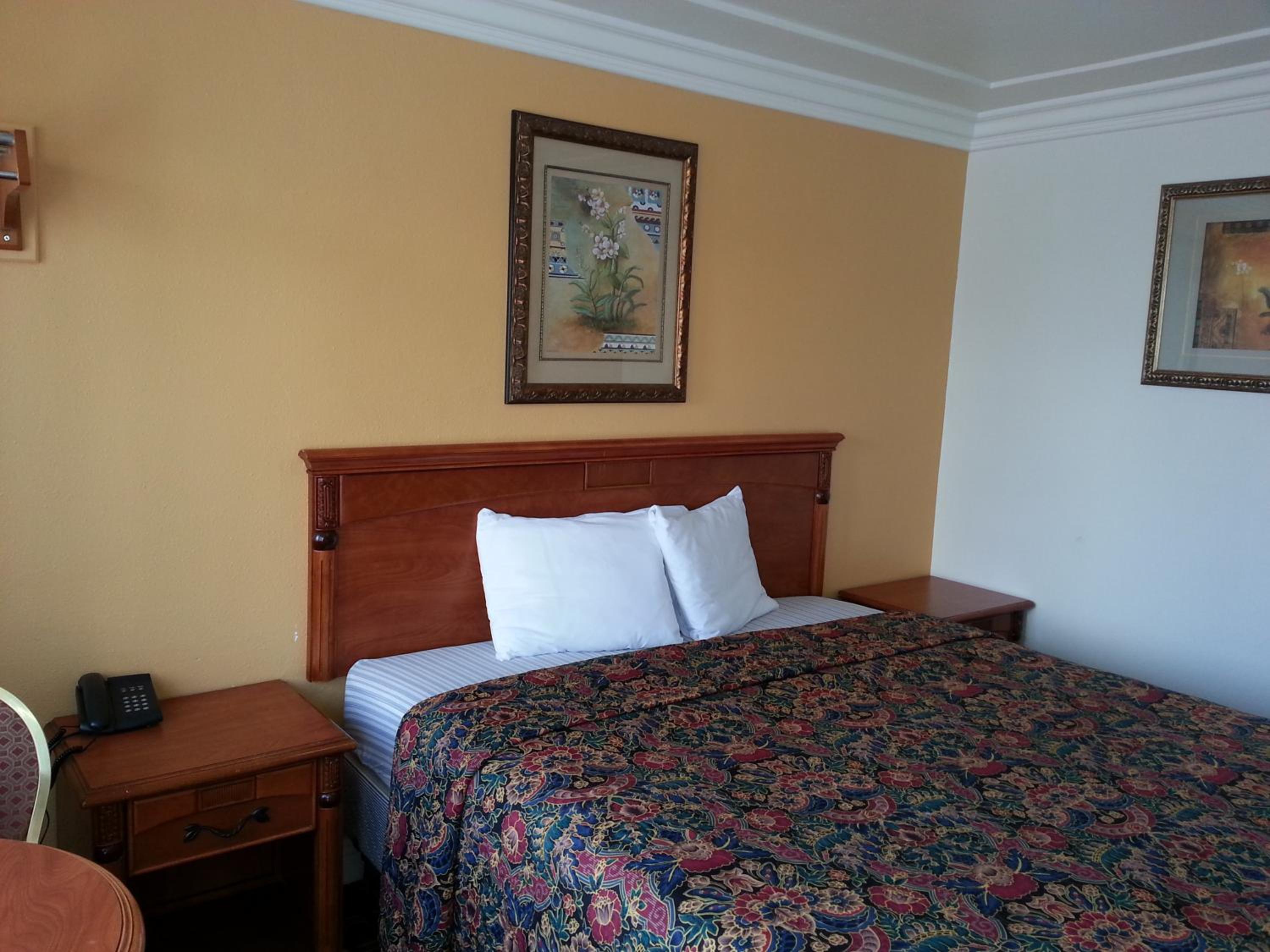 Deluxe King Room - Photo 2