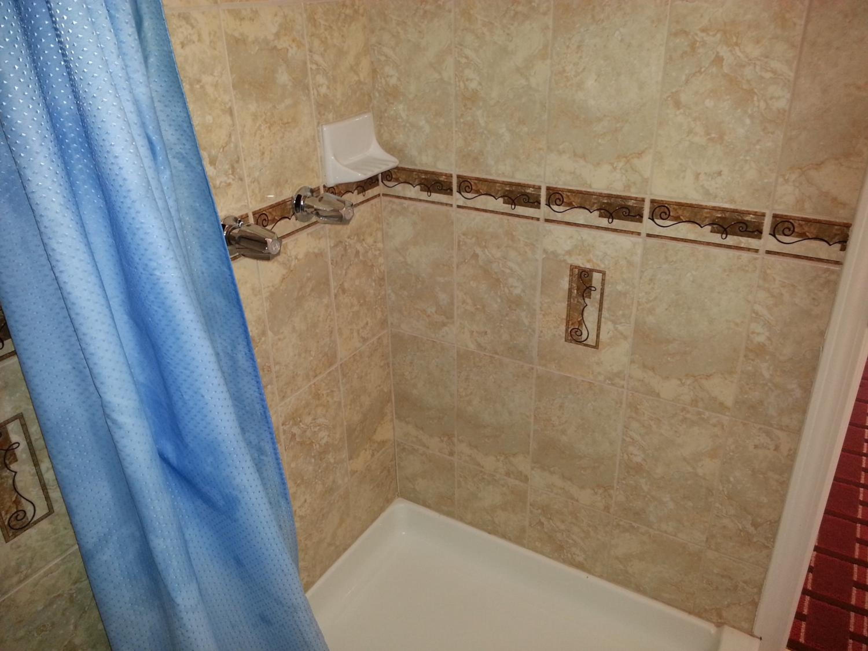 Deluxe King Room - Photo 15