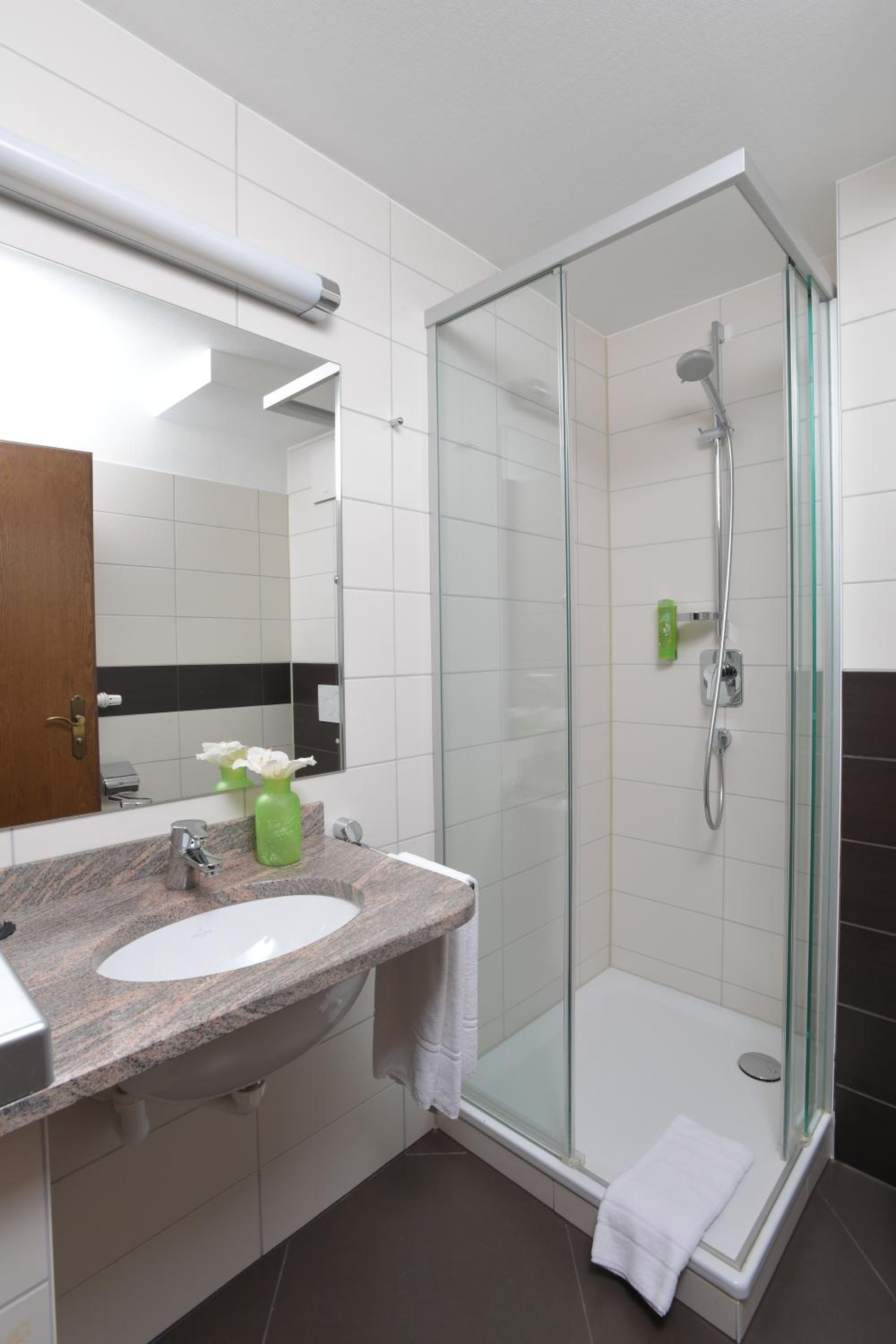 Deluxe Double Room with Balcony - Photo 3