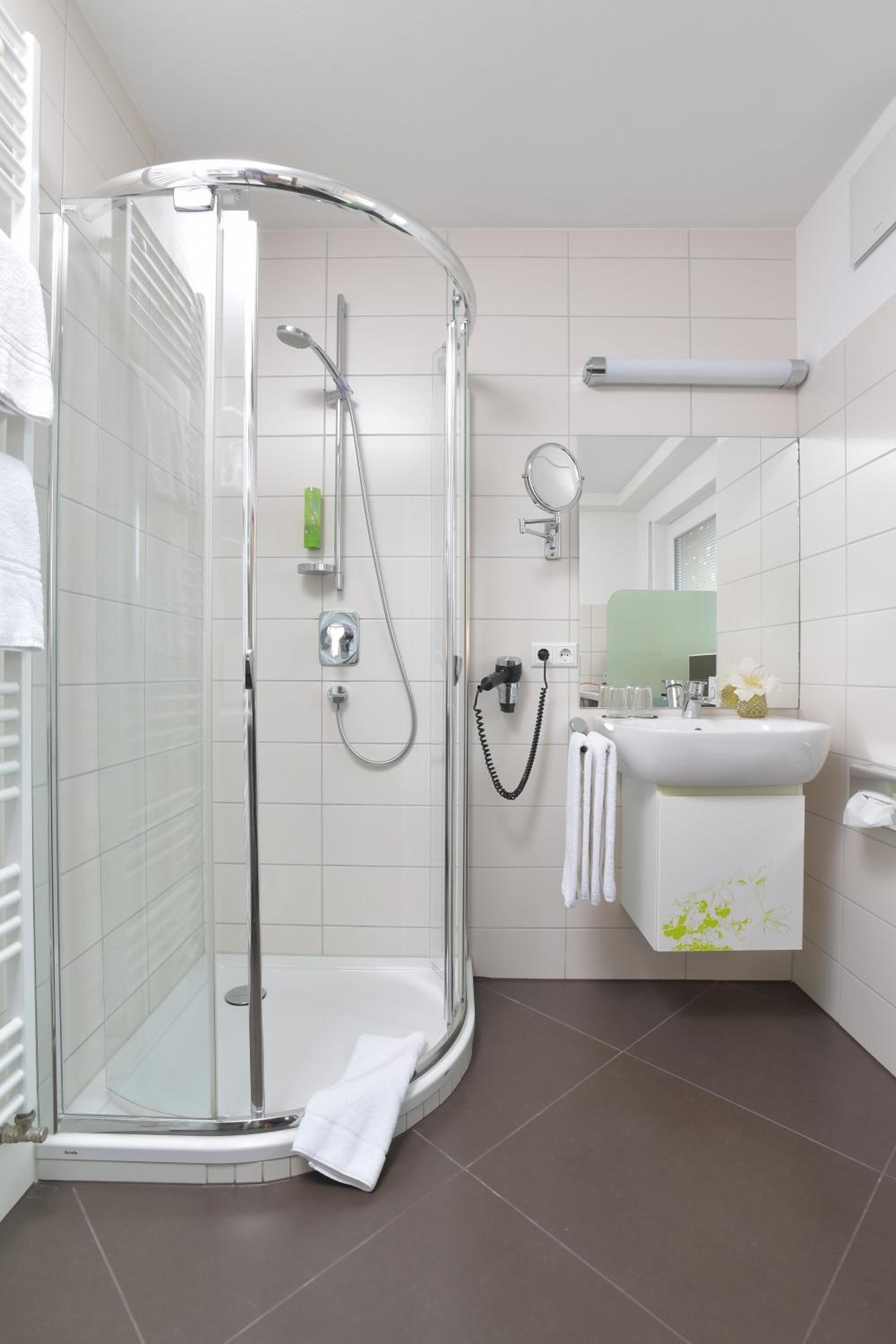 Deluxe Double Room with Balcony - Photo 6
