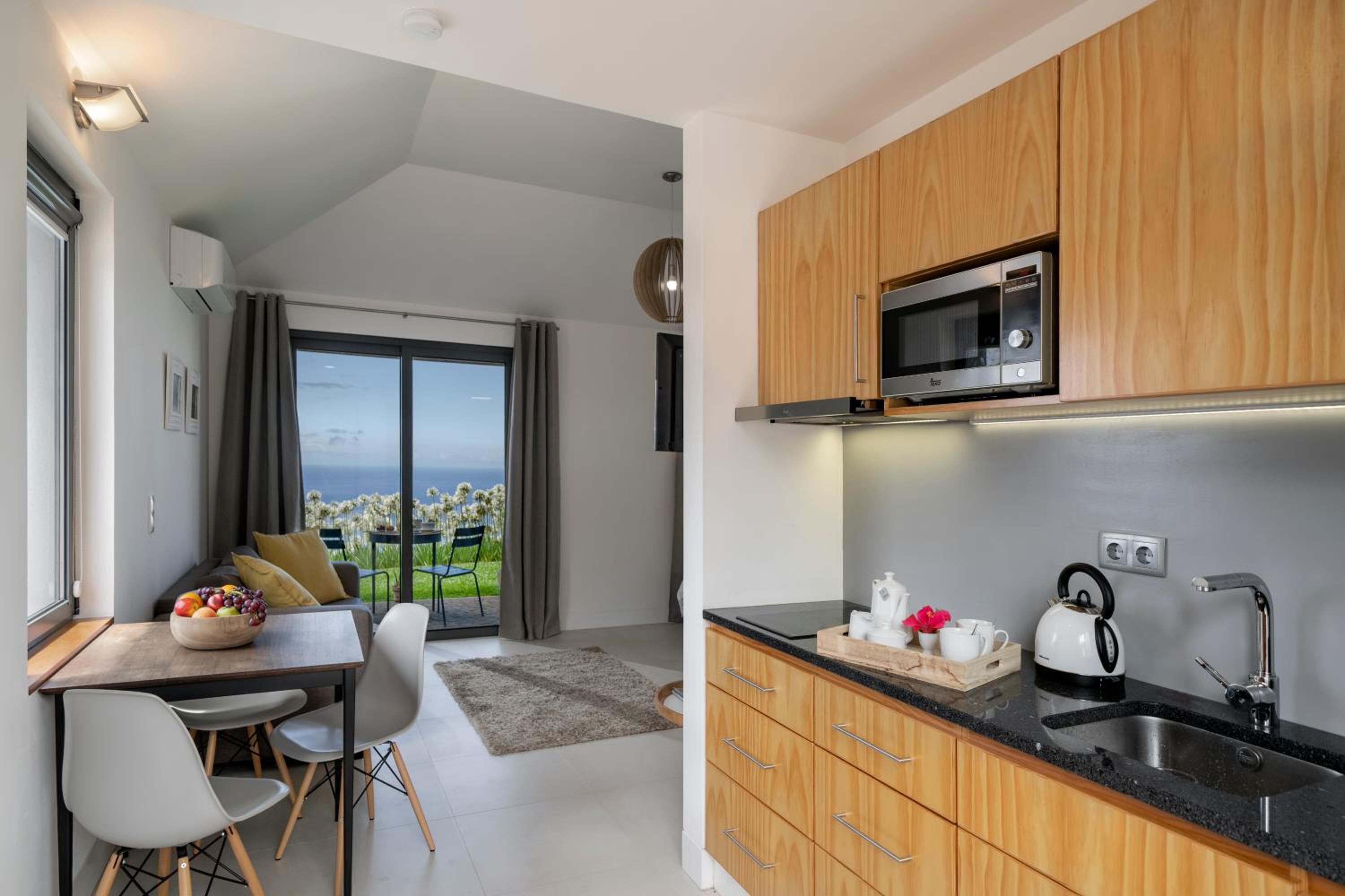 Studio Apartment with Sea View photo 2