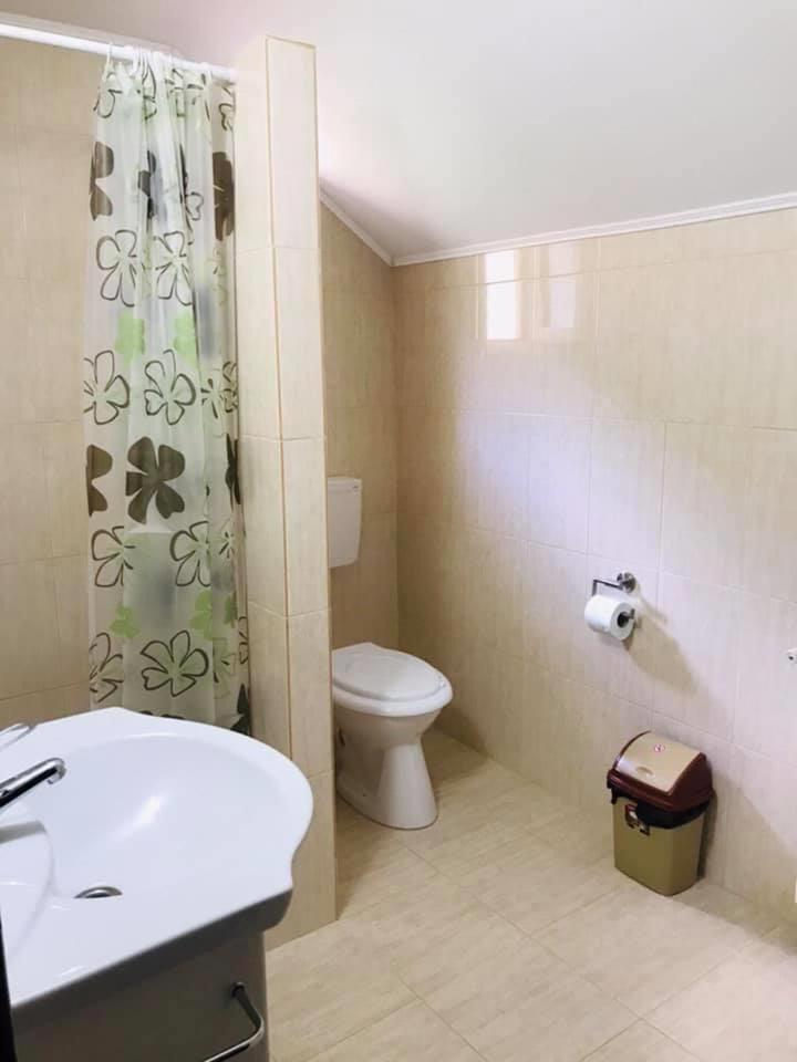 Triple Room with Shared Bathroom photo 2