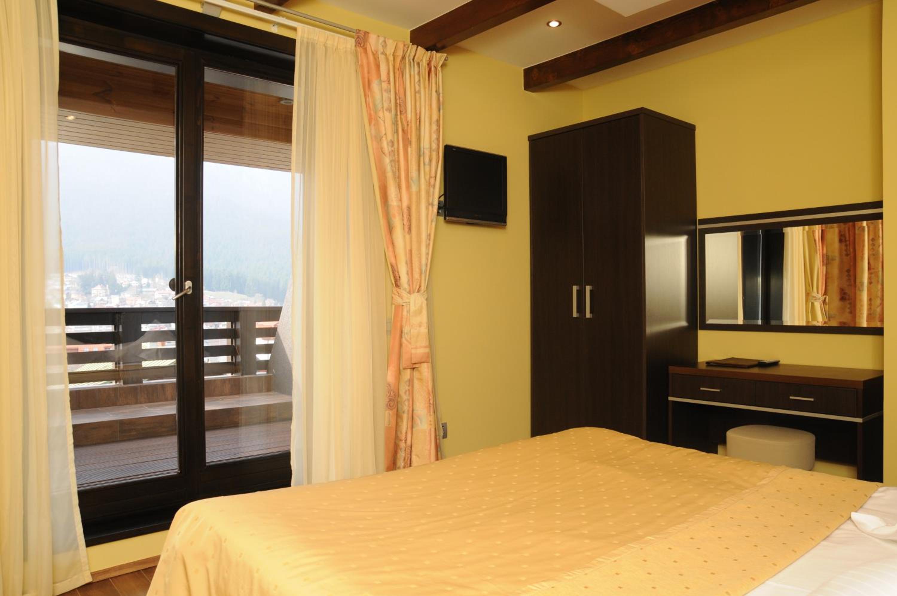 Suite with Mountain View