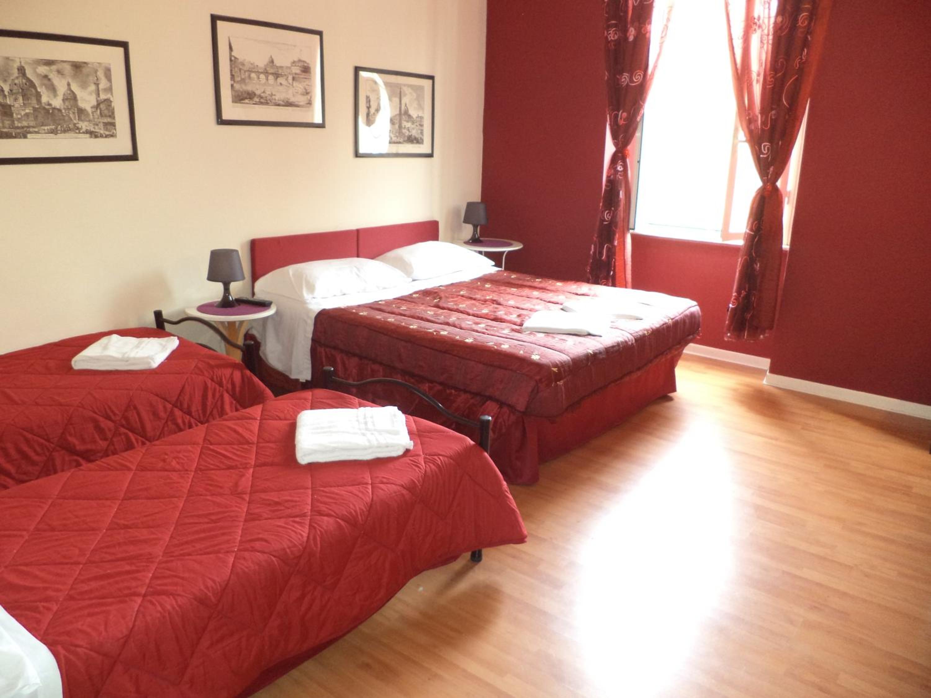 Quadruple Room with Private External Bathroom photo 1