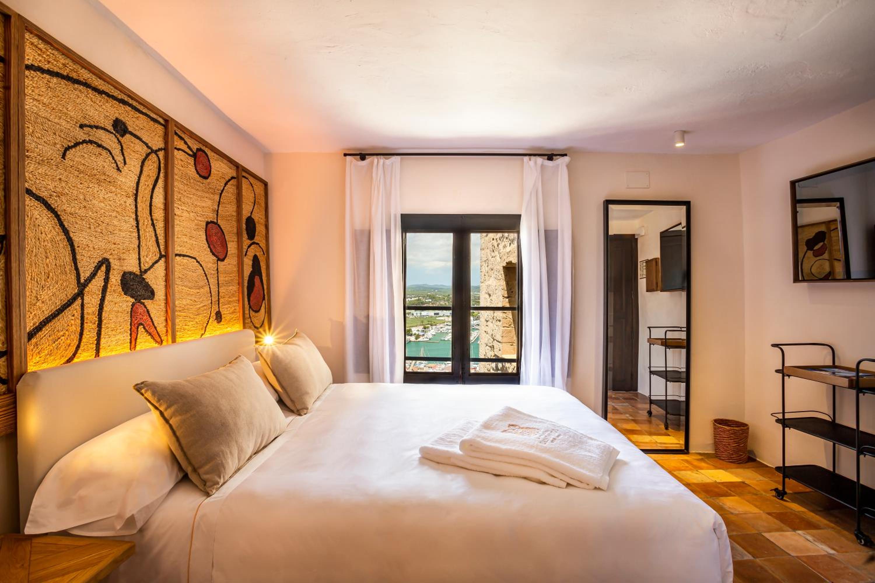 Deluxe Room - Photo 4