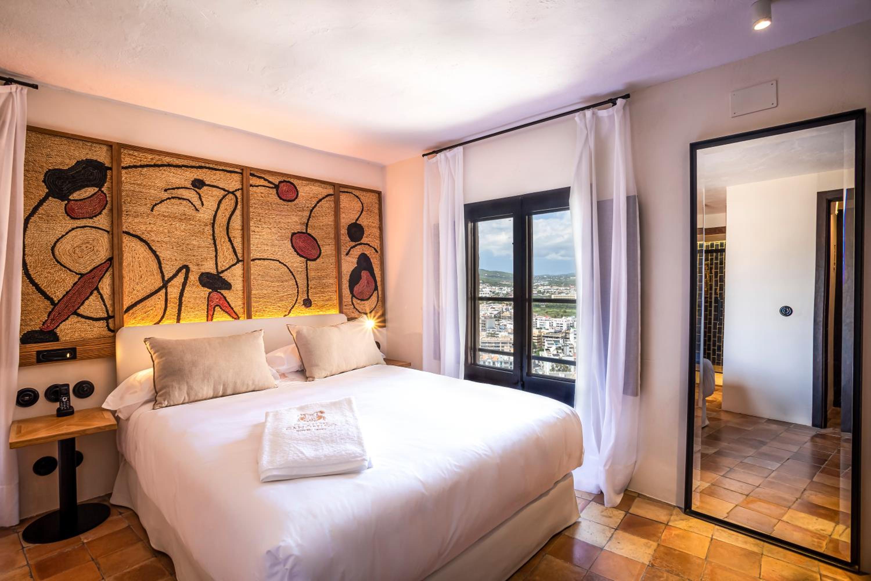 Deluxe Room - Photo 1
