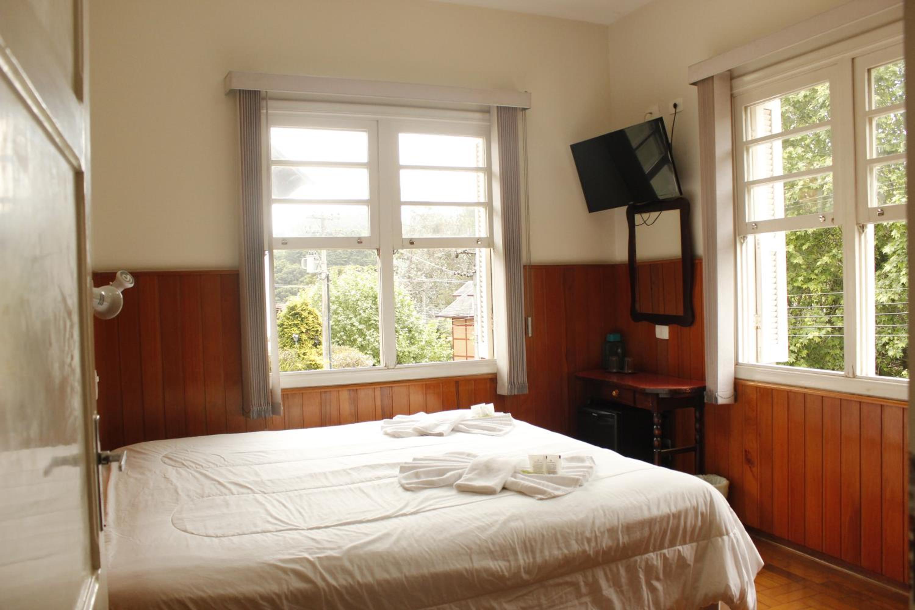 Suite (4 Adults) photo 1