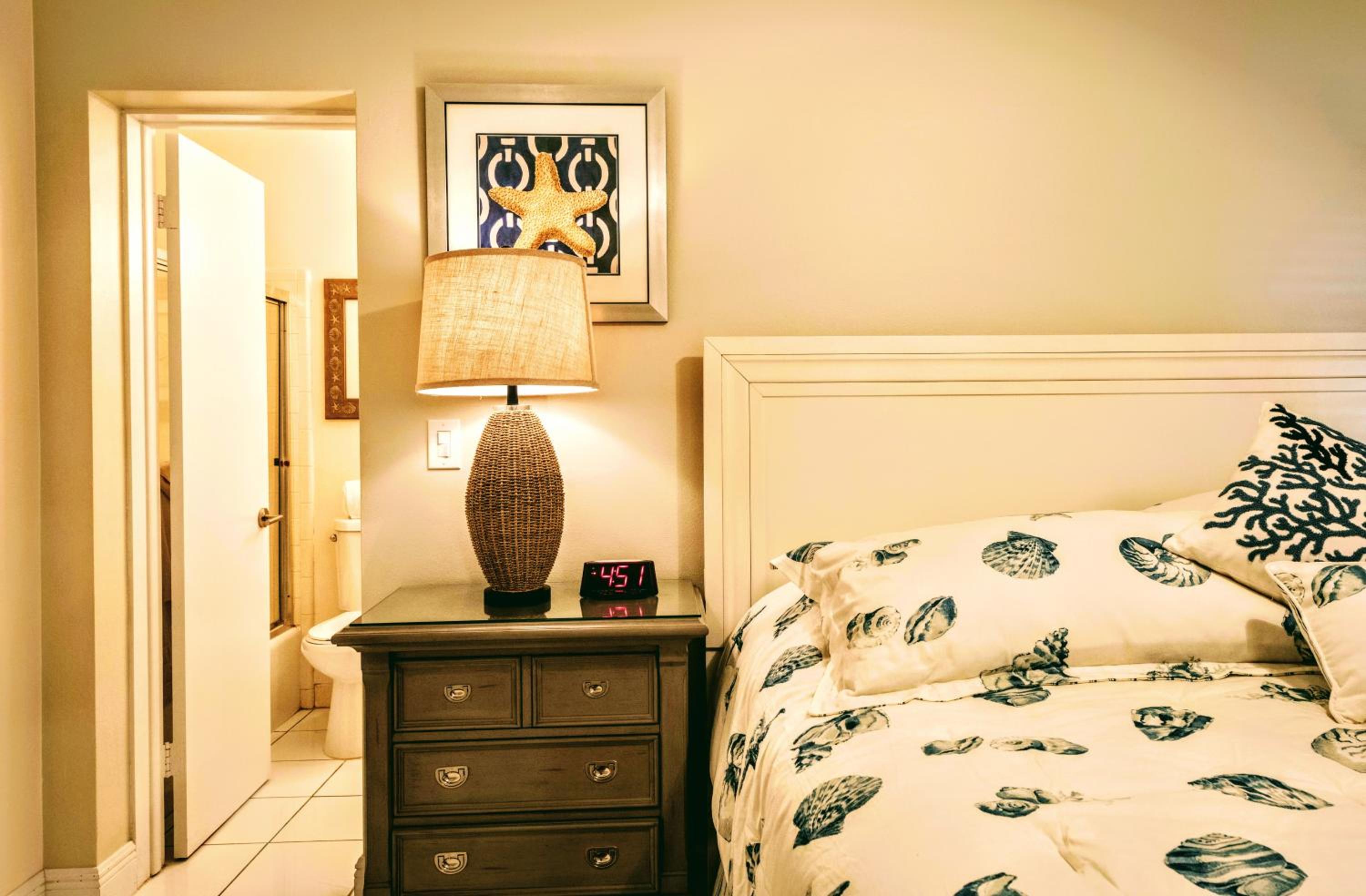 South Beach One-Bedroom - Photo 4