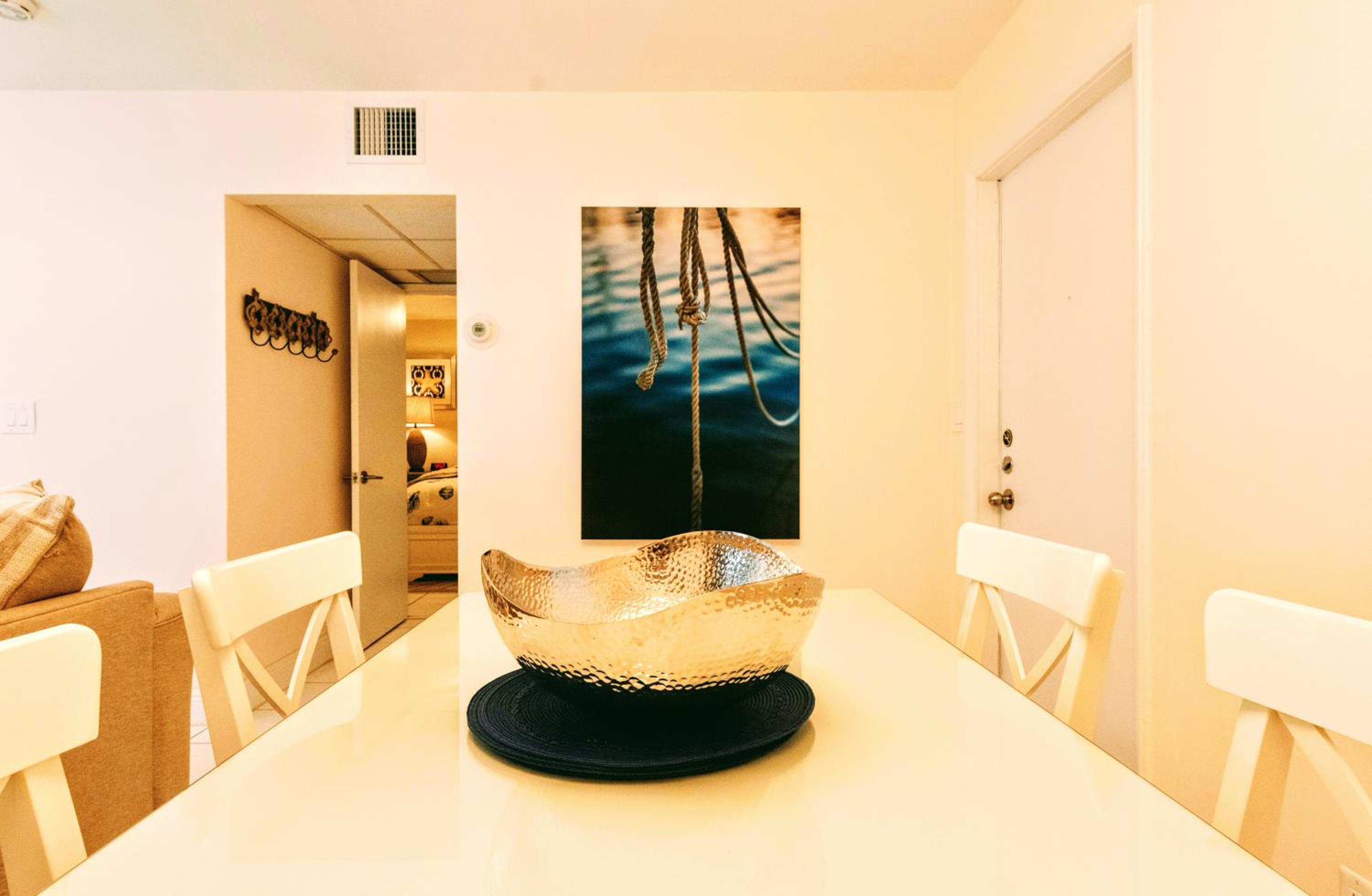 South Beach One-Bedroom - Photo 2