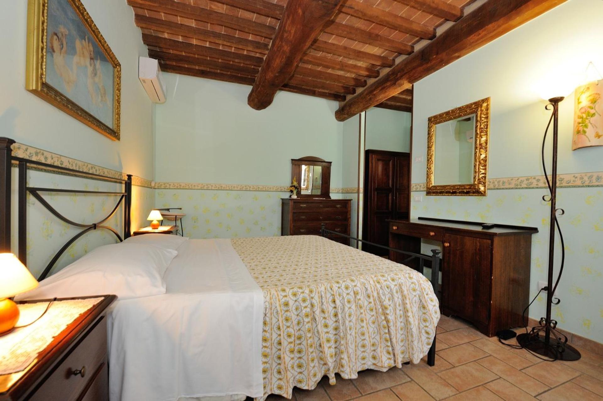 Double Room - Photo 7