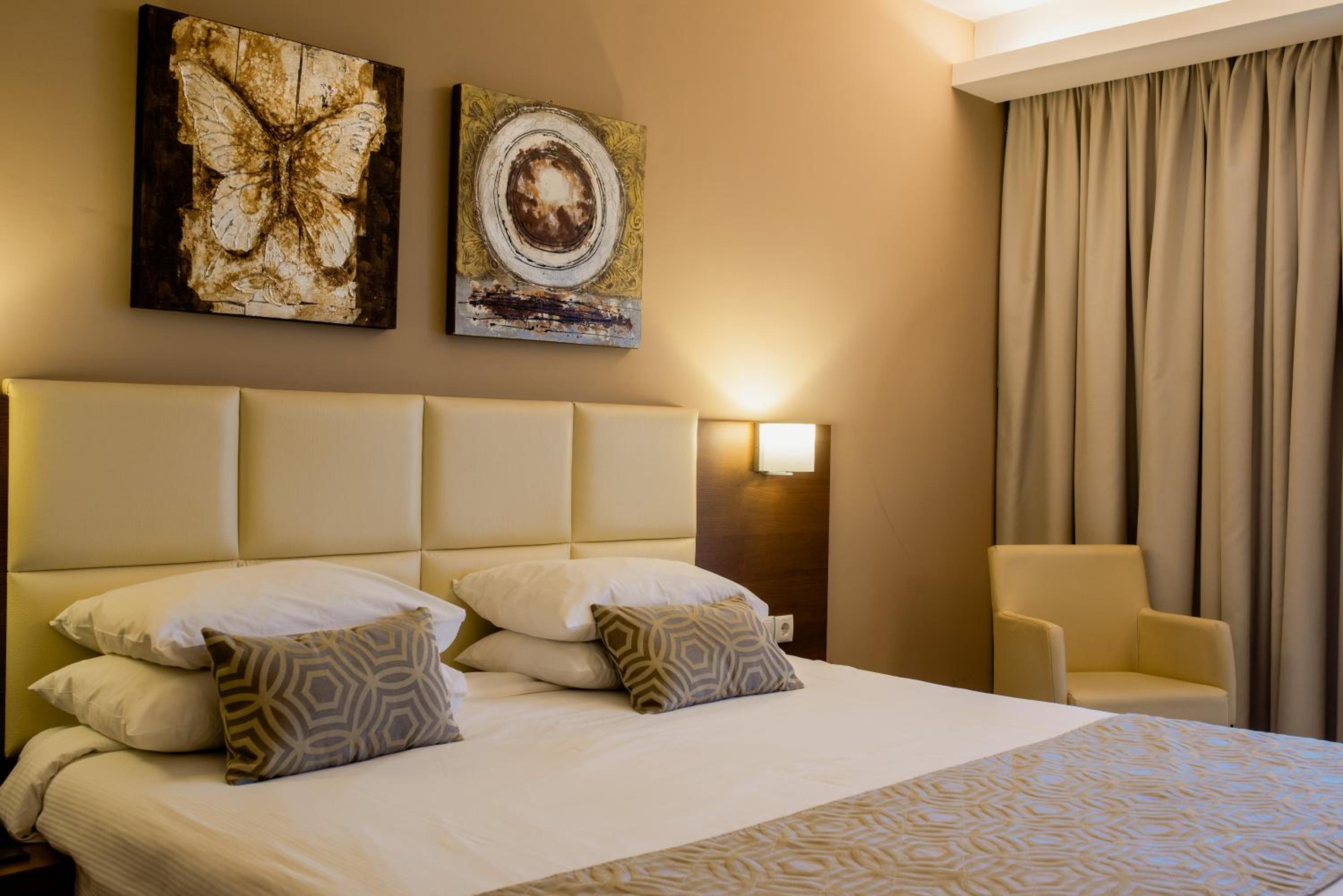Deluxe Triple Room - Photo 1