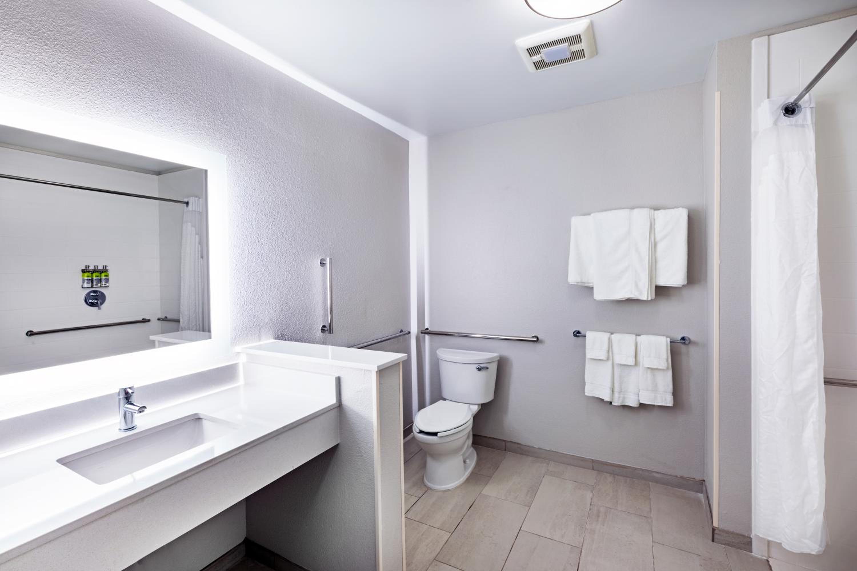 King Suite - Photo 2