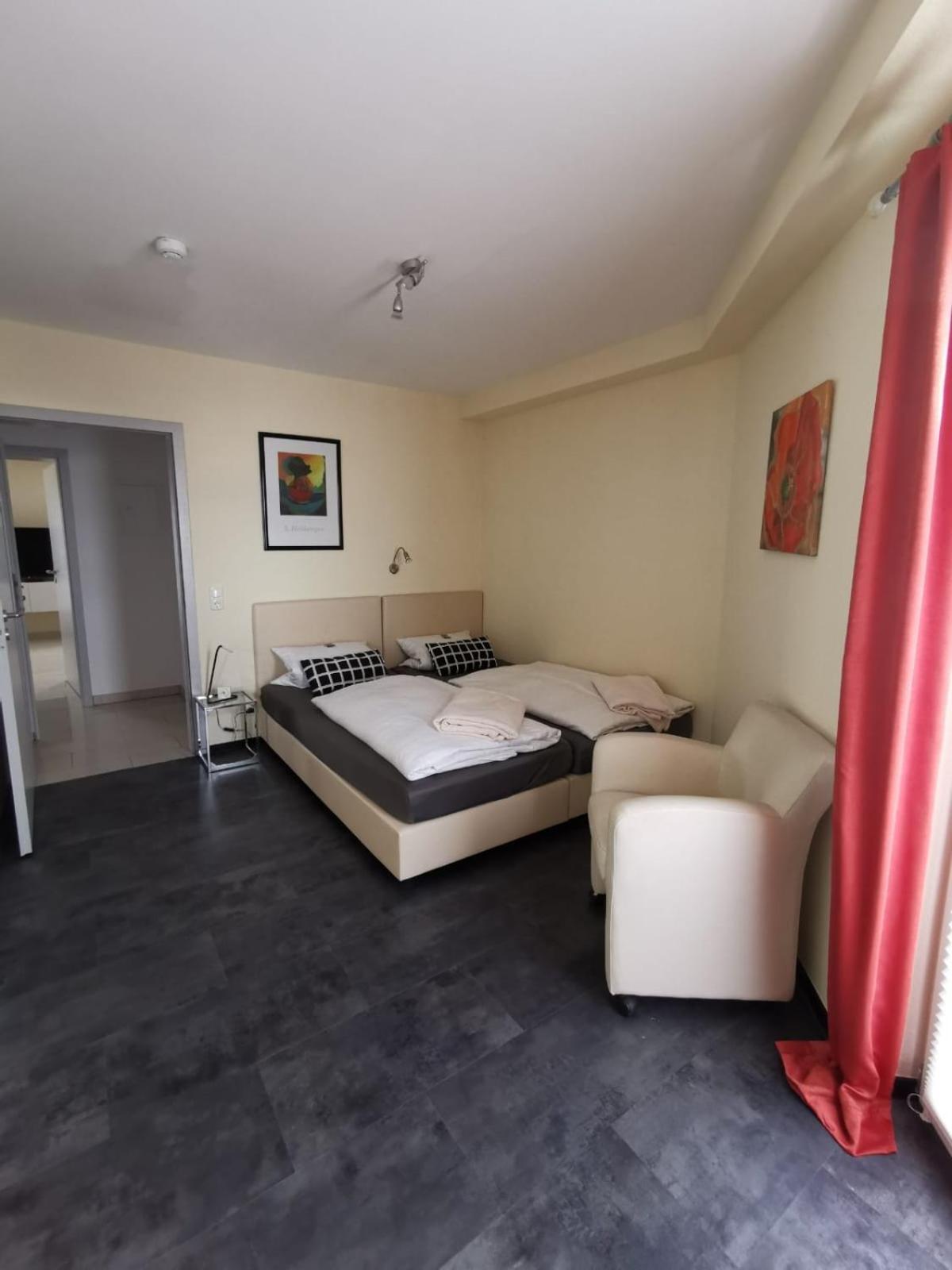 One-Bedroom Apartment - Photo 6