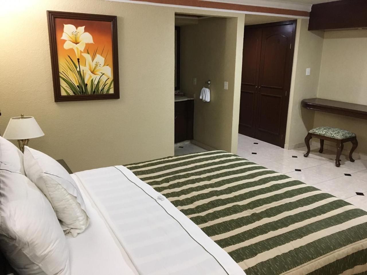 Executive Queen Room - Photo 2