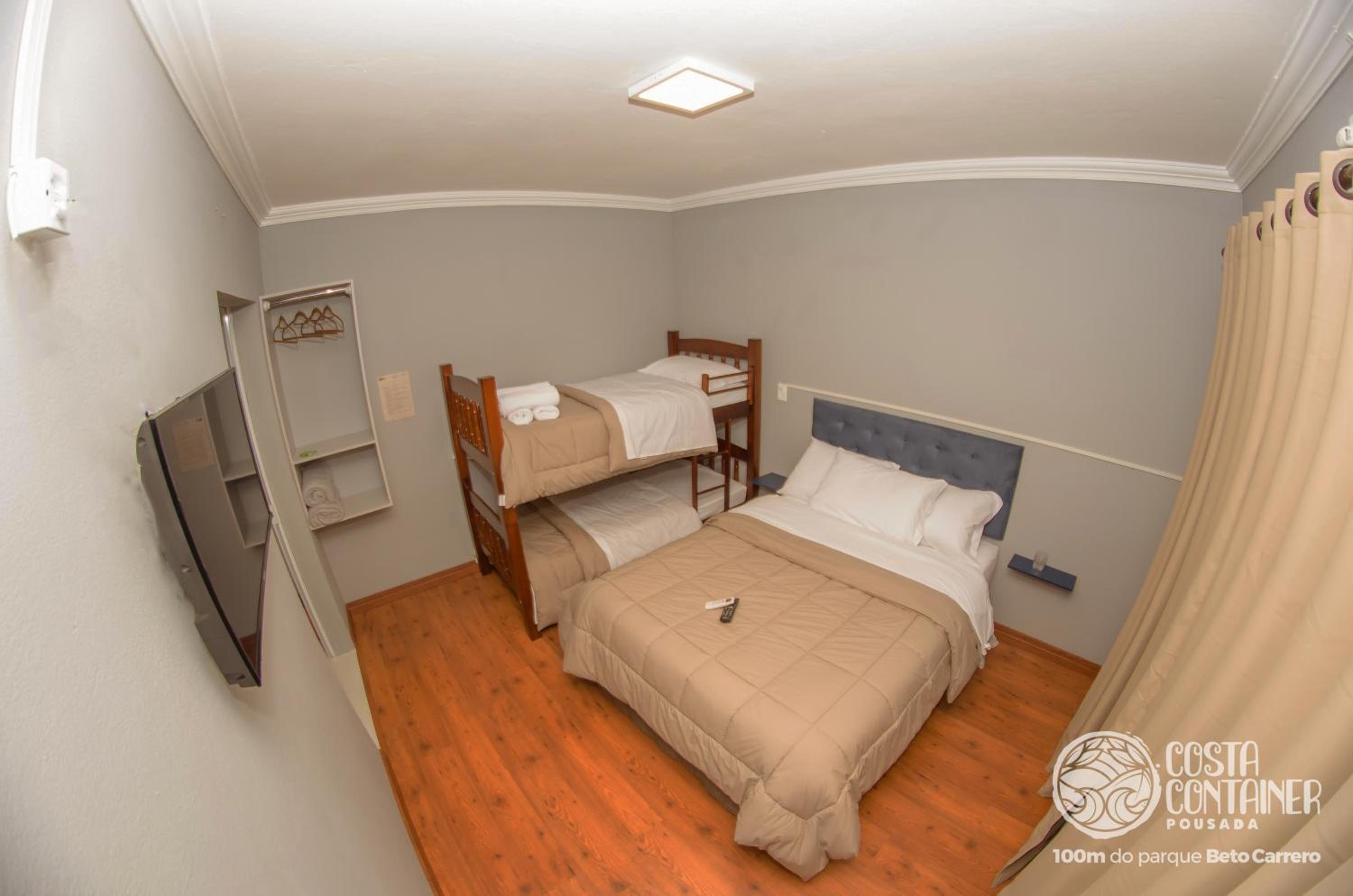 Quadruple Room - Disability Access photo 1