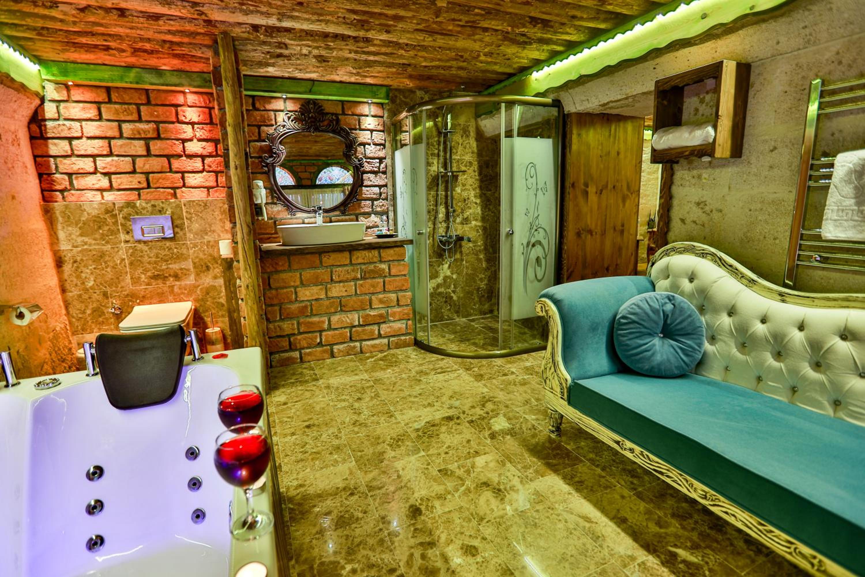 Suite with City View photo 2
