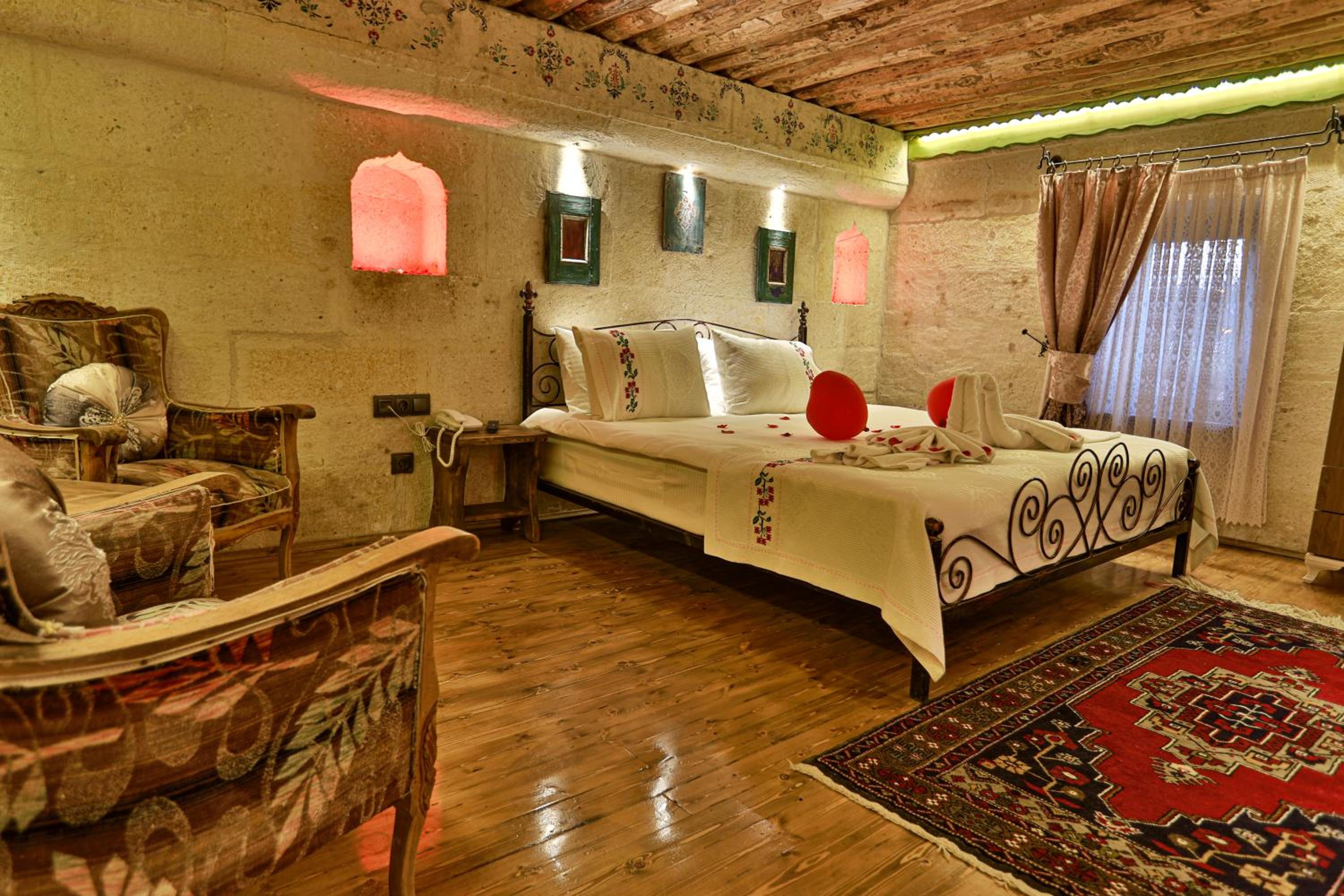 Suite with City View photo 3