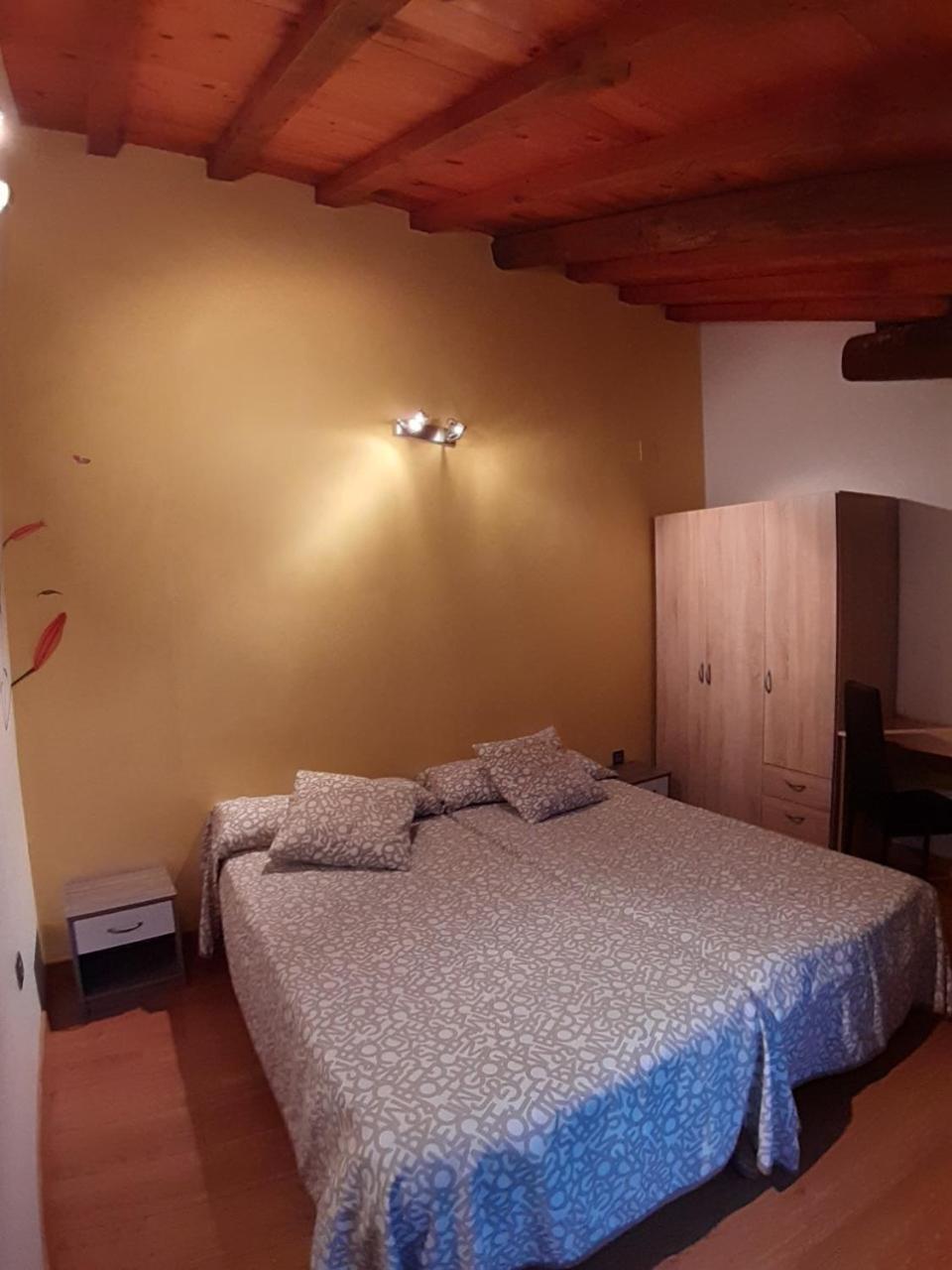 Four-Bedroom House - Photo 8