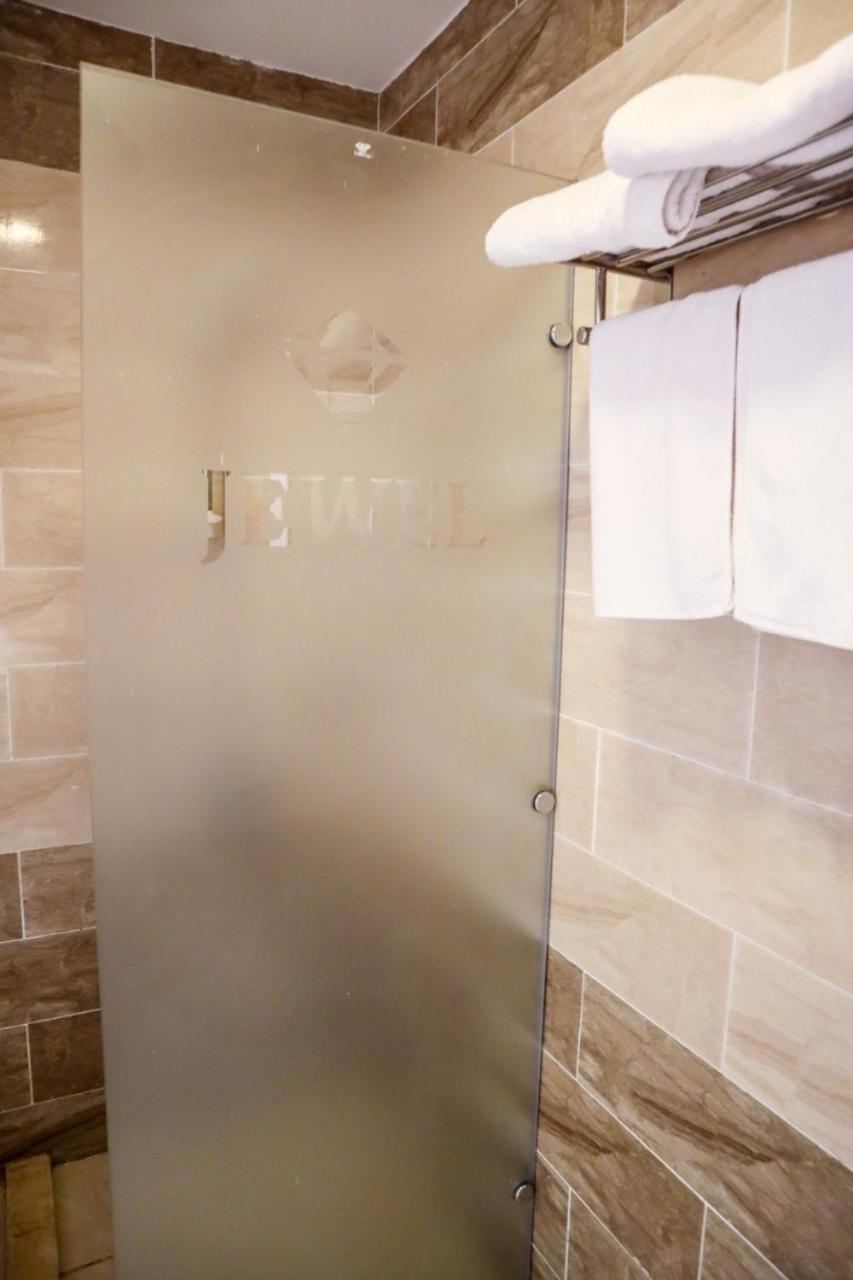 Double or Twin Room - Photo 15