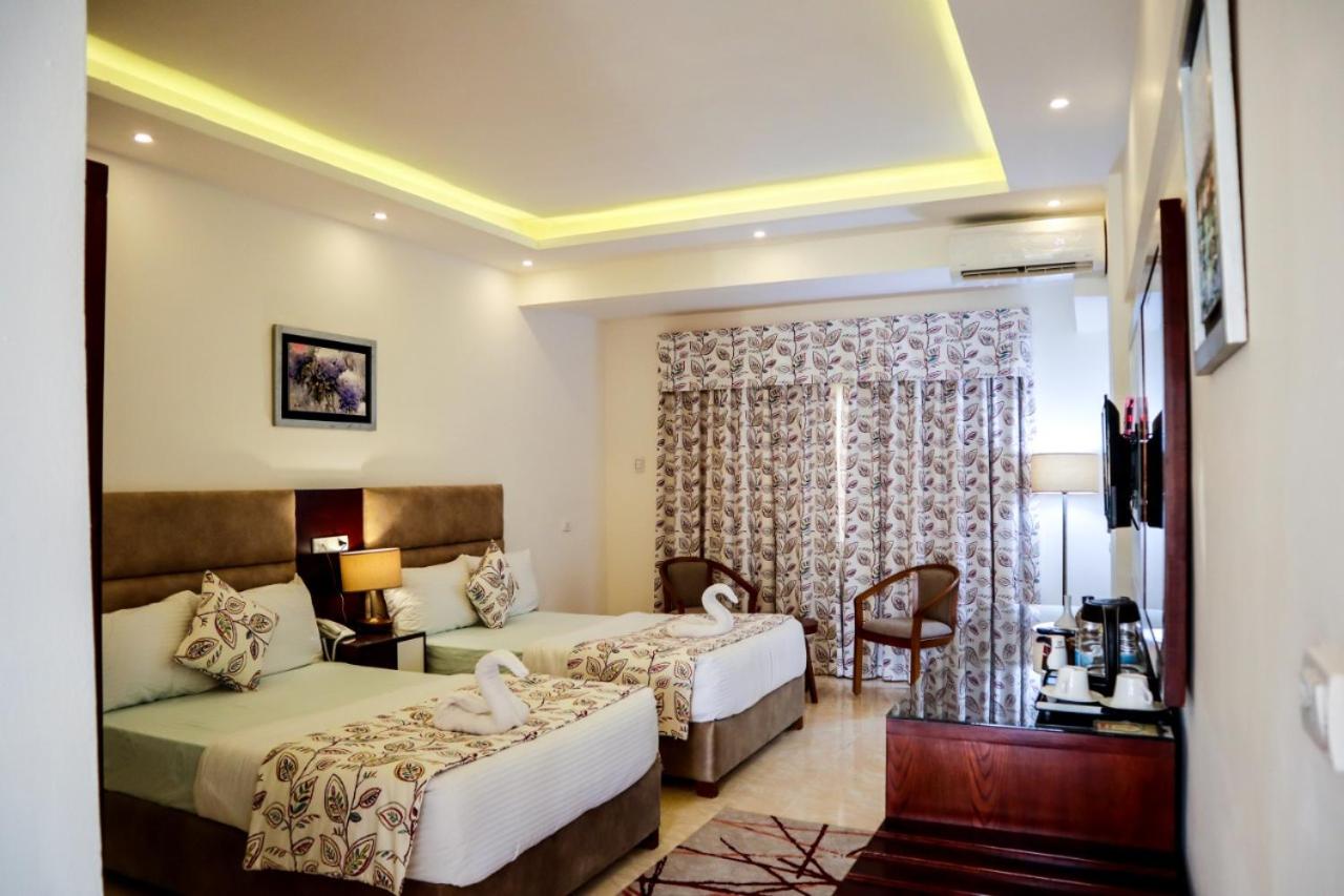Double or Twin Room - Photo 6