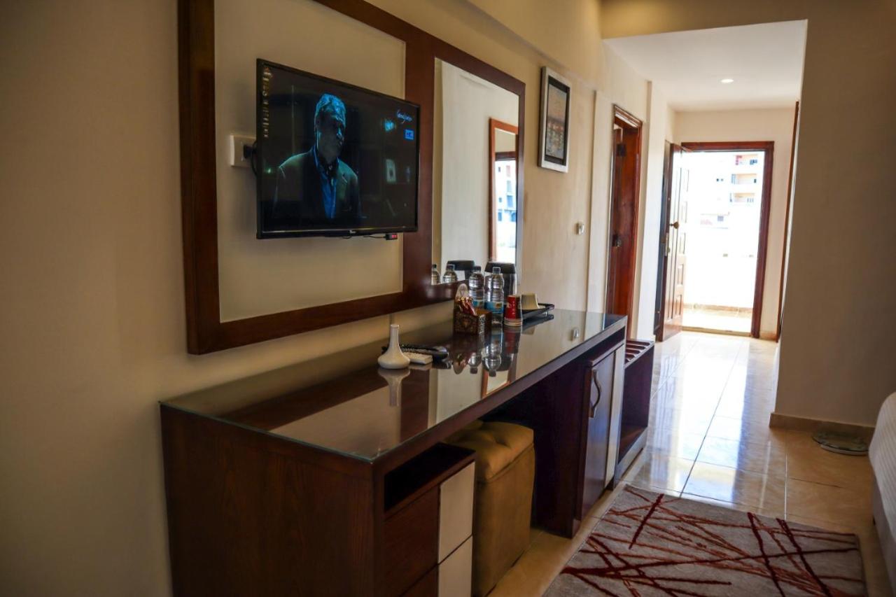 Double or Twin Room - Photo 12