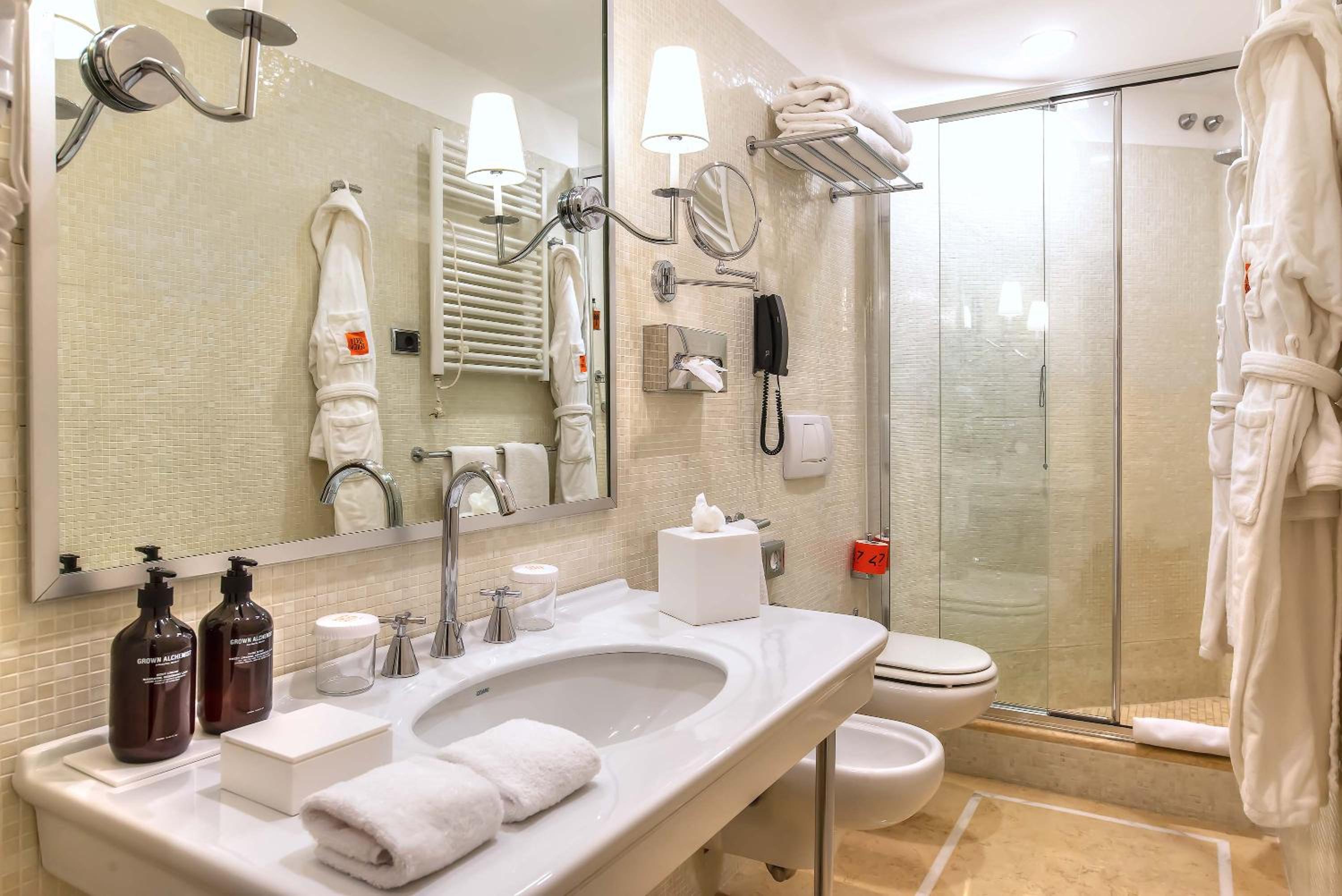 Classic Double or Twin Room photo 3