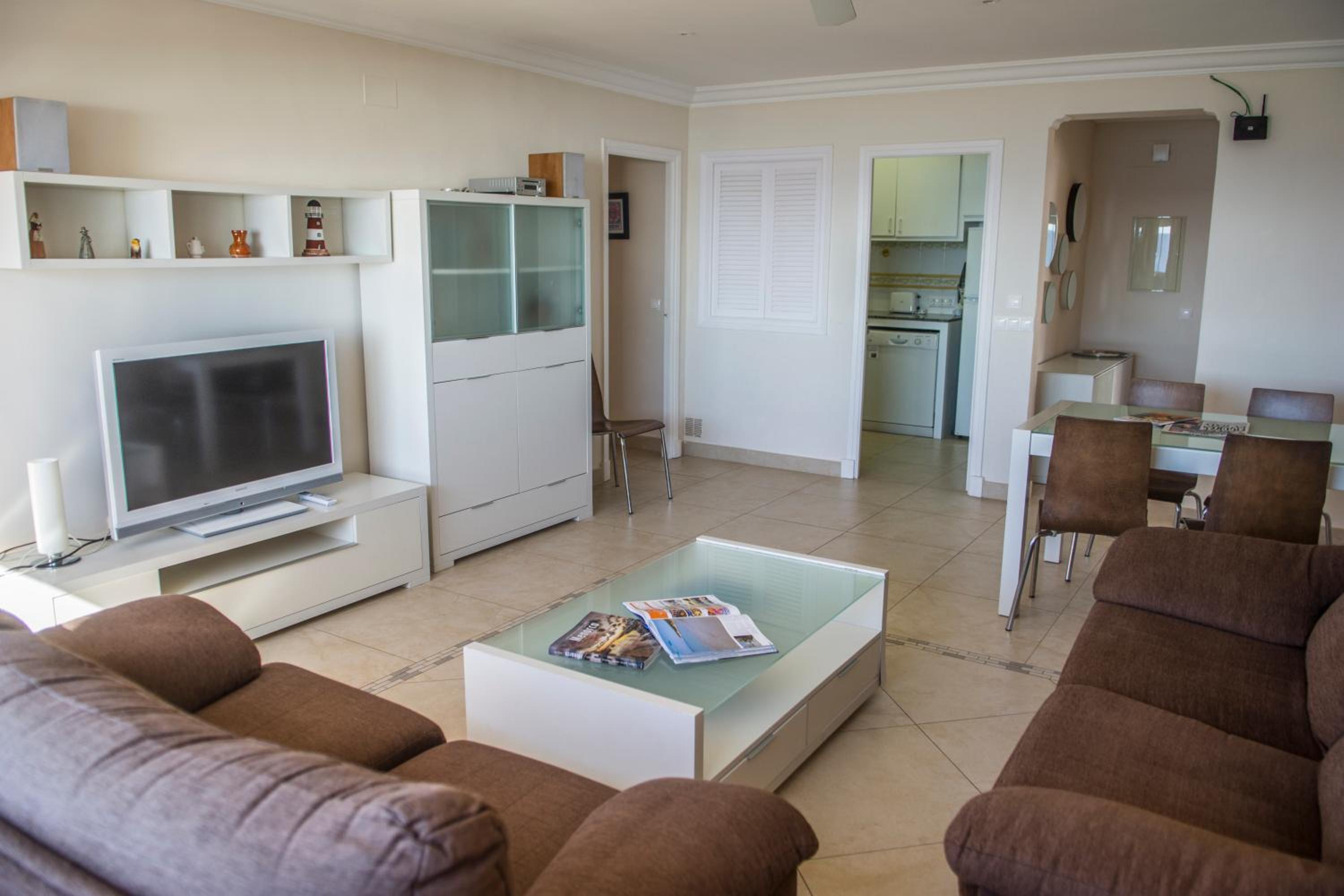 Three-Bedroom Apartment photo 2