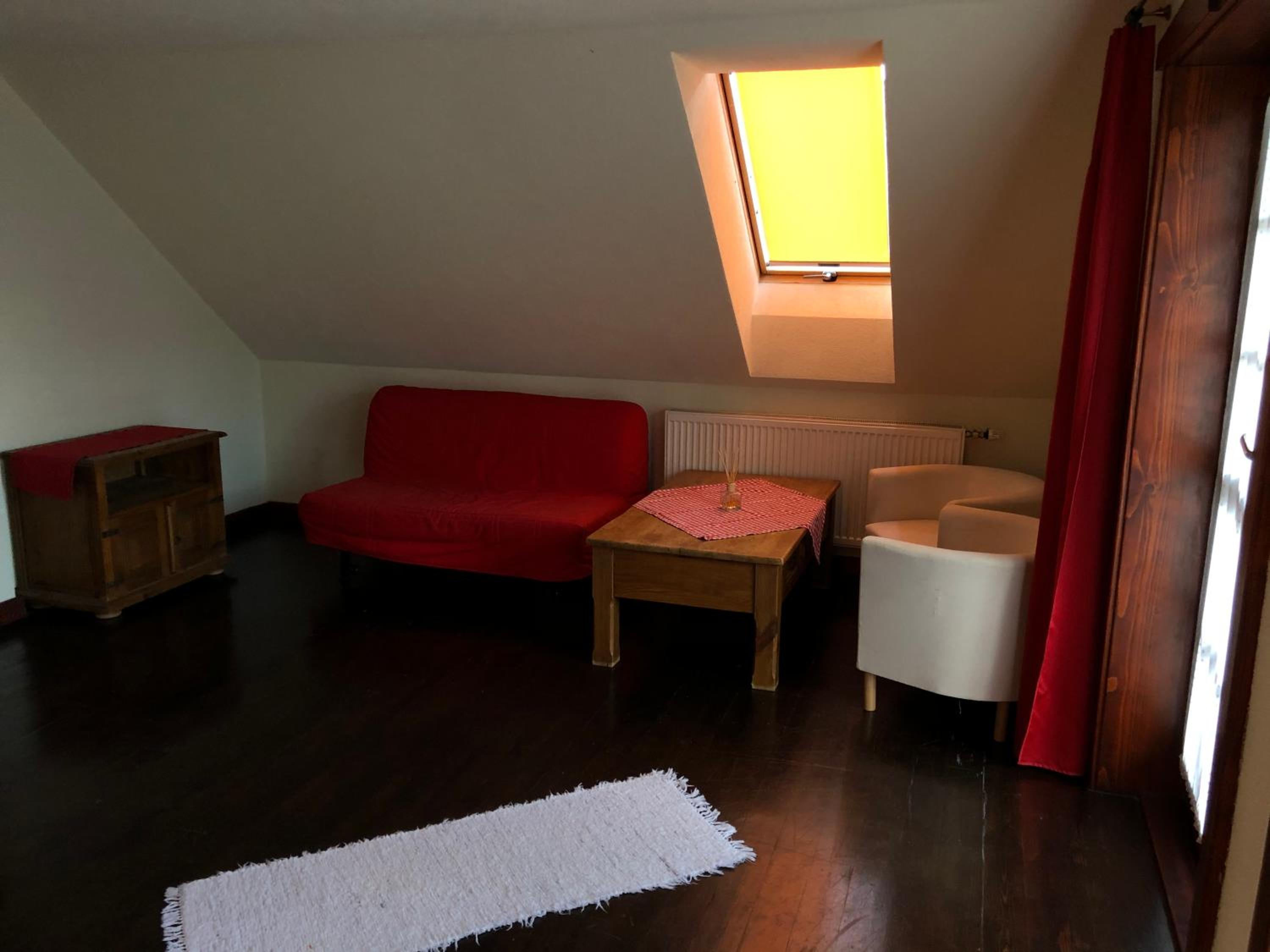 Large Double Room - Photo 1
