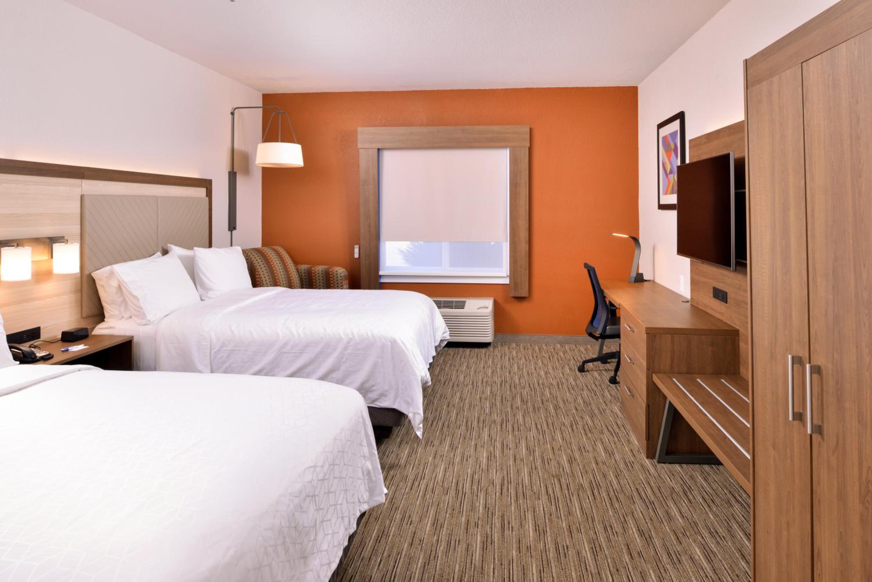 Standard Room with Two Queen Beds - Photo 1