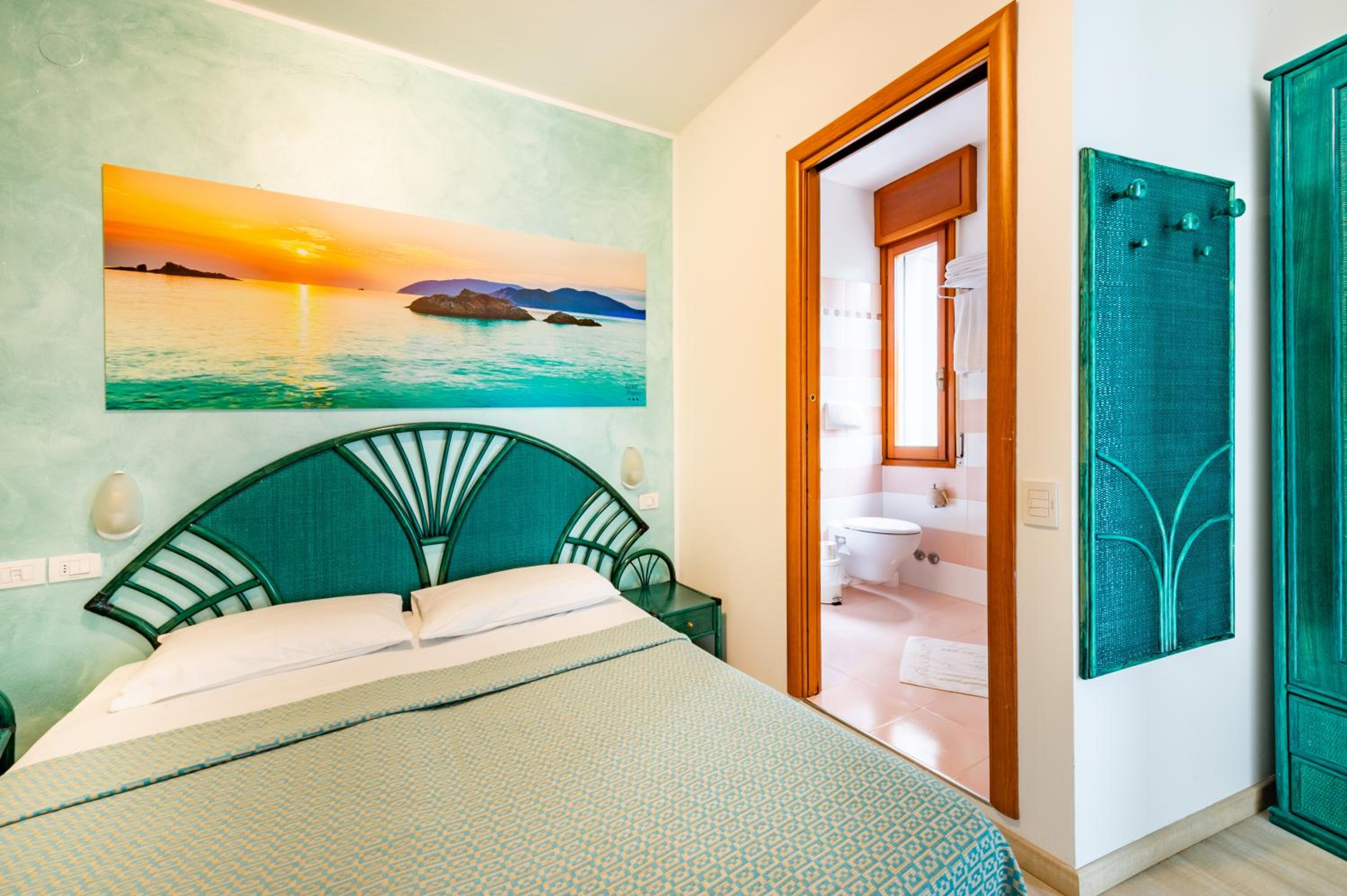 Double or Twin Room with Balcony photo 2