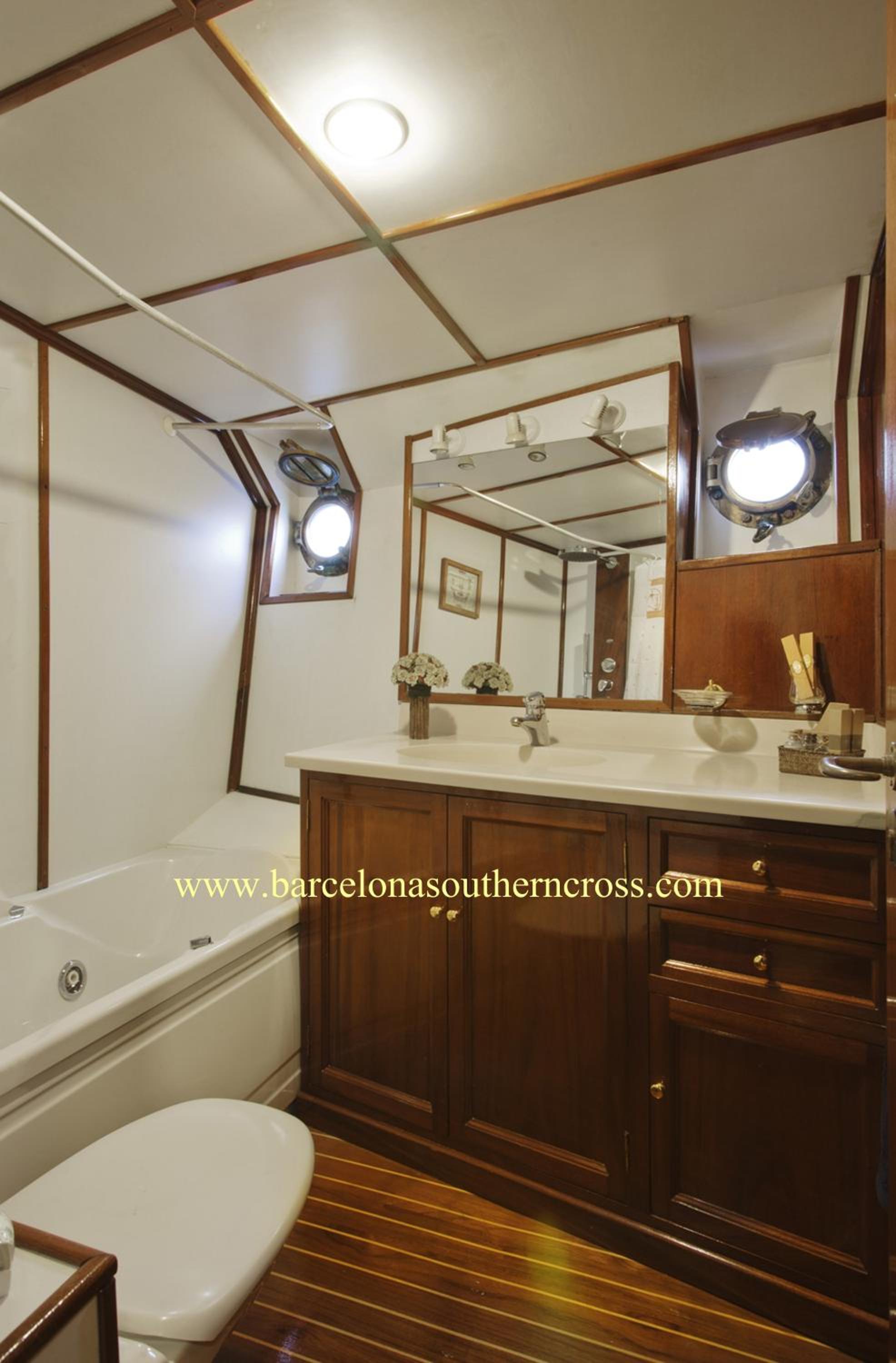Superior Cabin on Boat (2 adults)