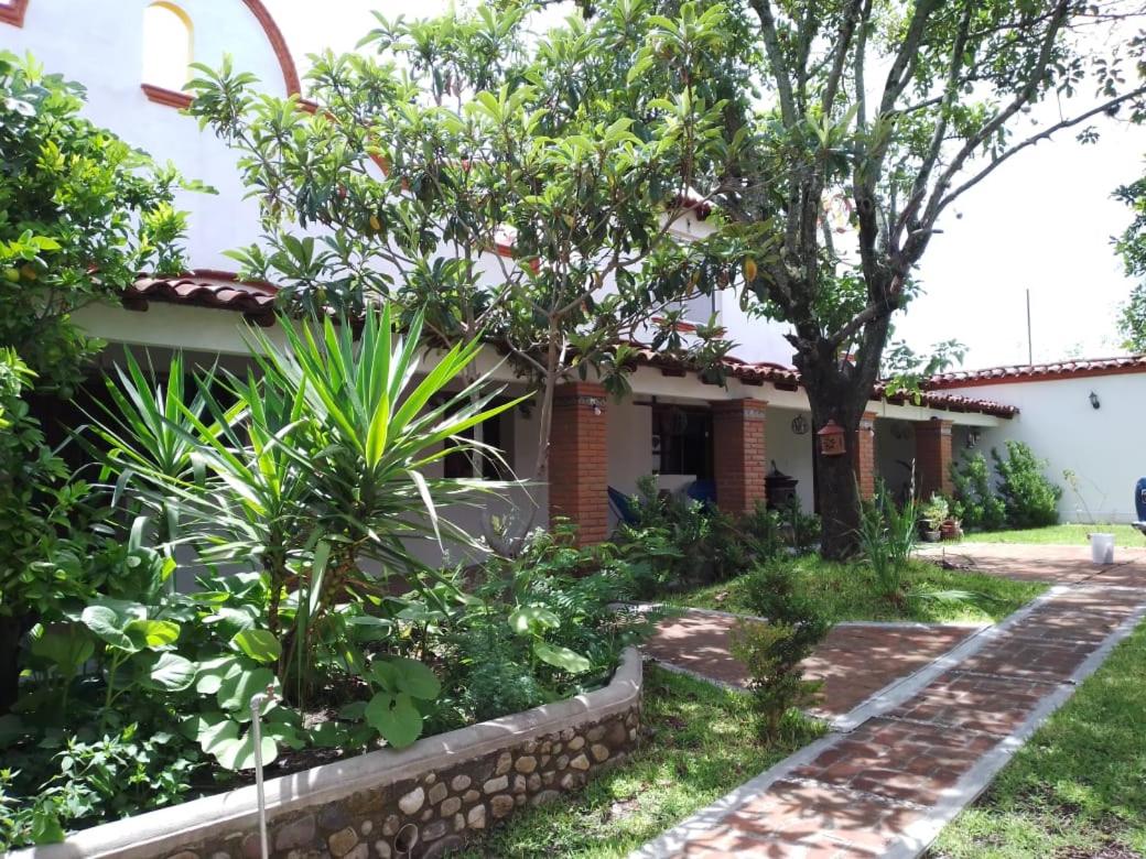 Three-Bedroom House photo 3