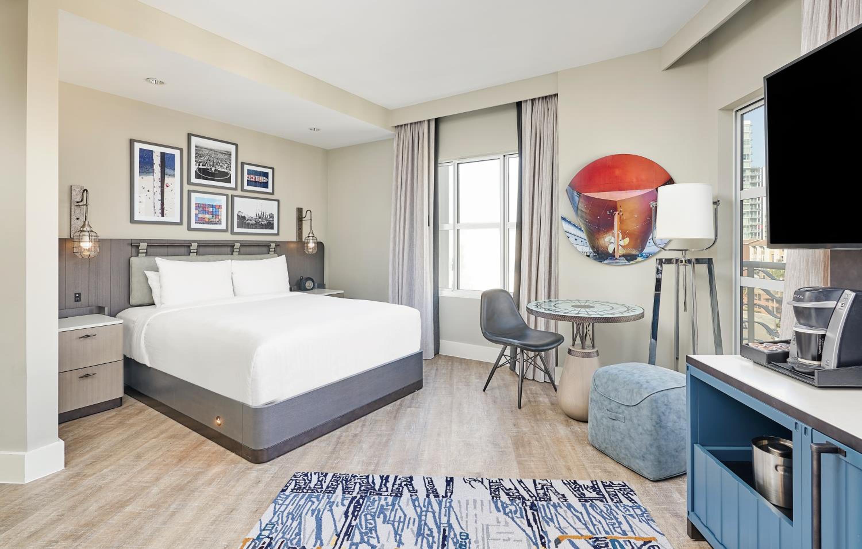 Deluxe Room with One King and One Queen Bed - Photo 3