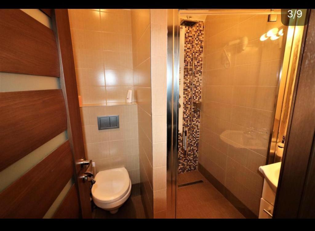 One-Bedroom Apartment - Photo 3
