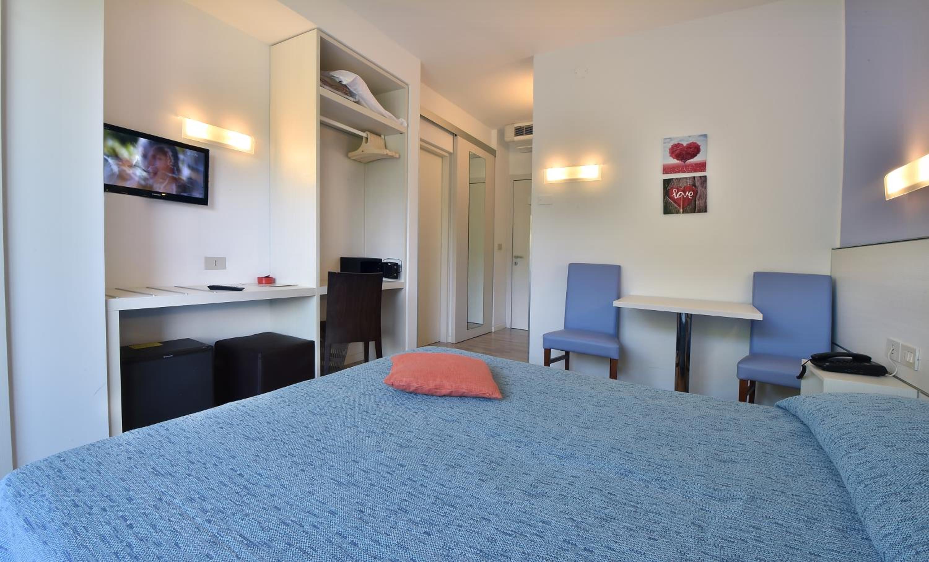Two Connecting Rooms with Balcony (3 Adults) photo 1
