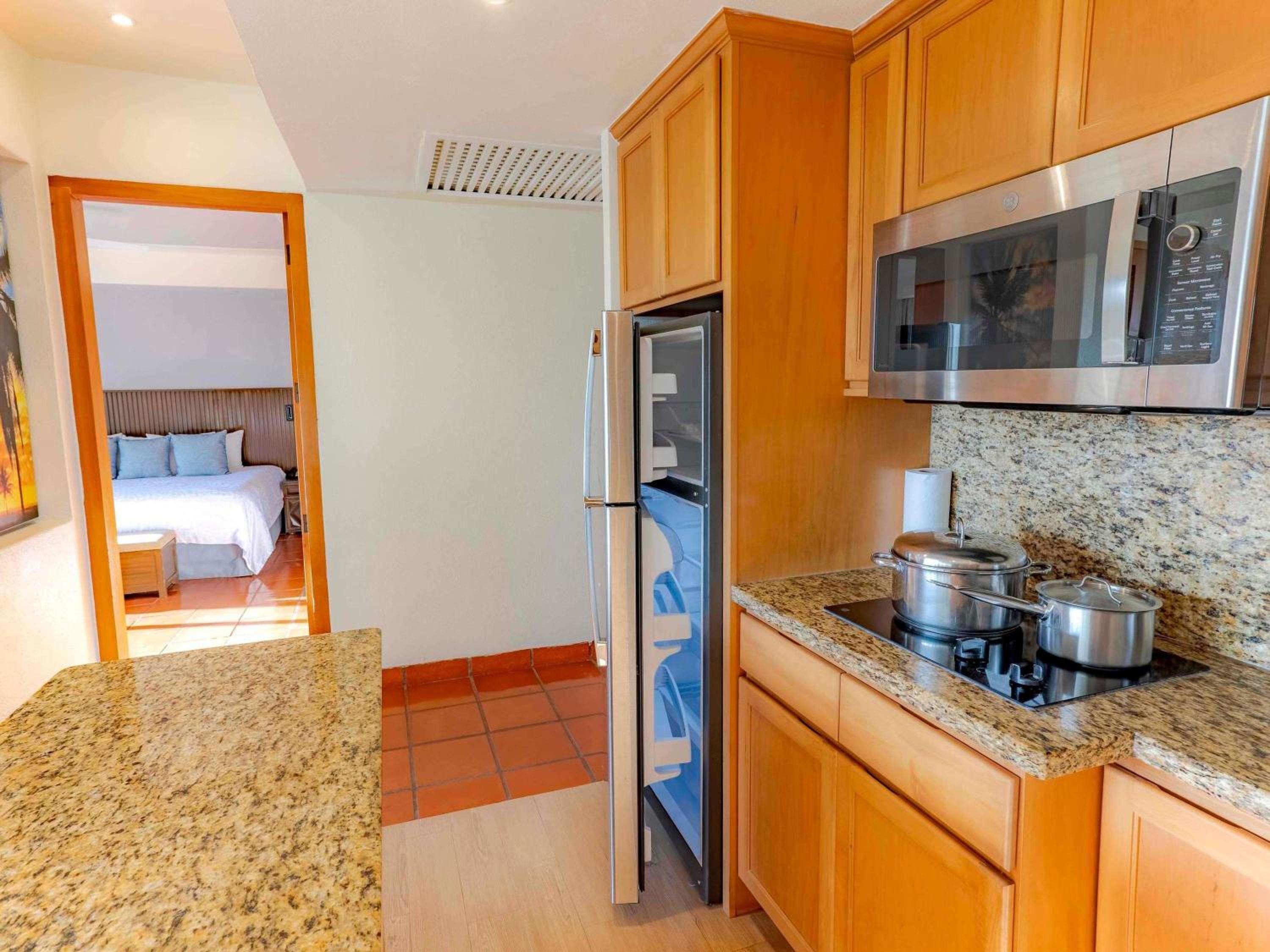 Deluxe Executive King Room with Lounge Access and Lake View or Garden View