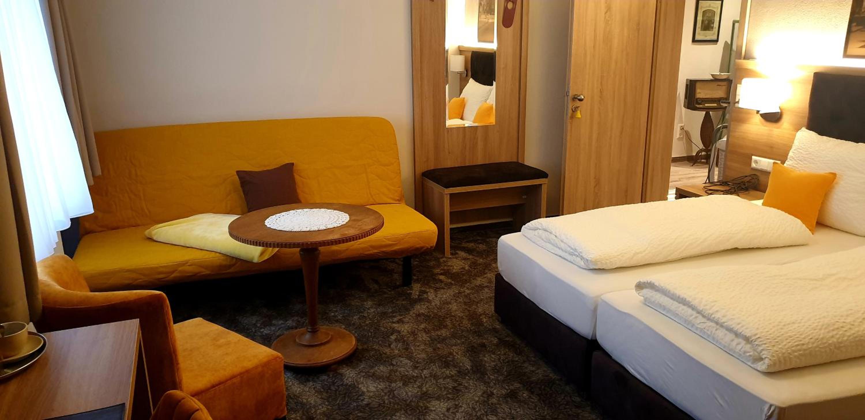 Deluxe Double Room with Extra Bed photo 1