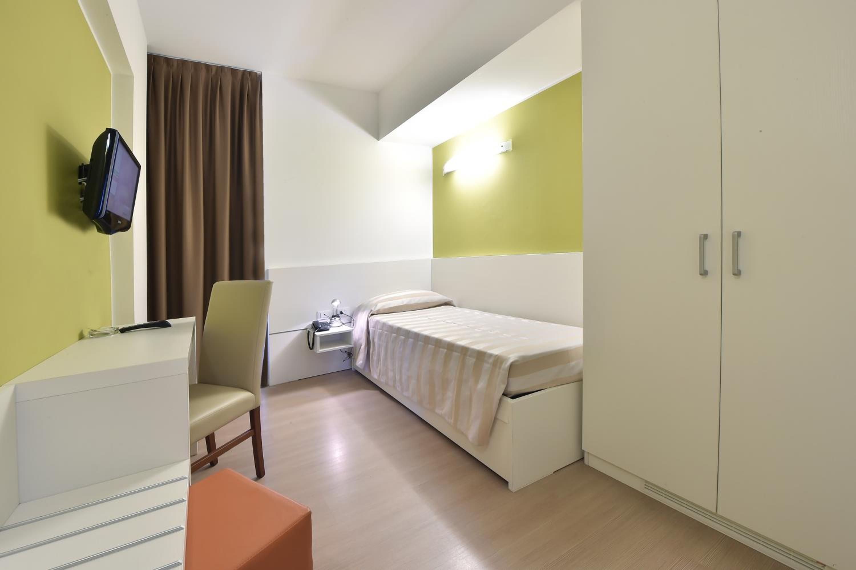 Single Room with Balcony photo 1