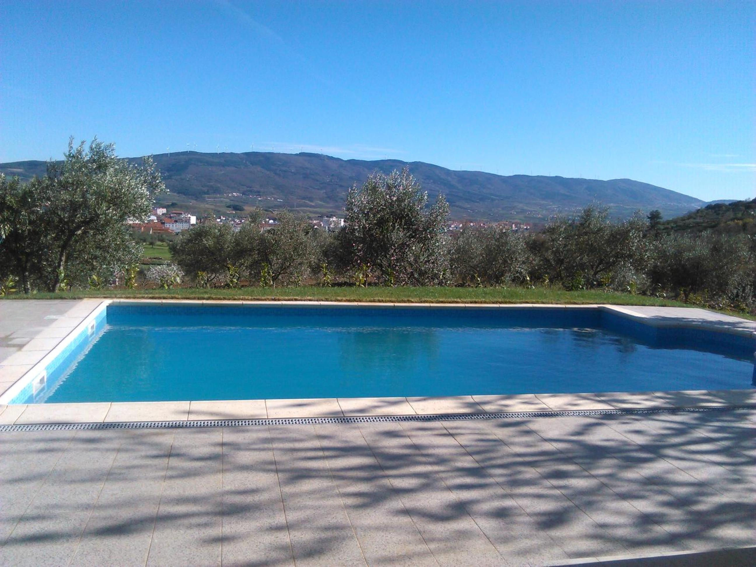 Six-Bedroom House - Photo 12