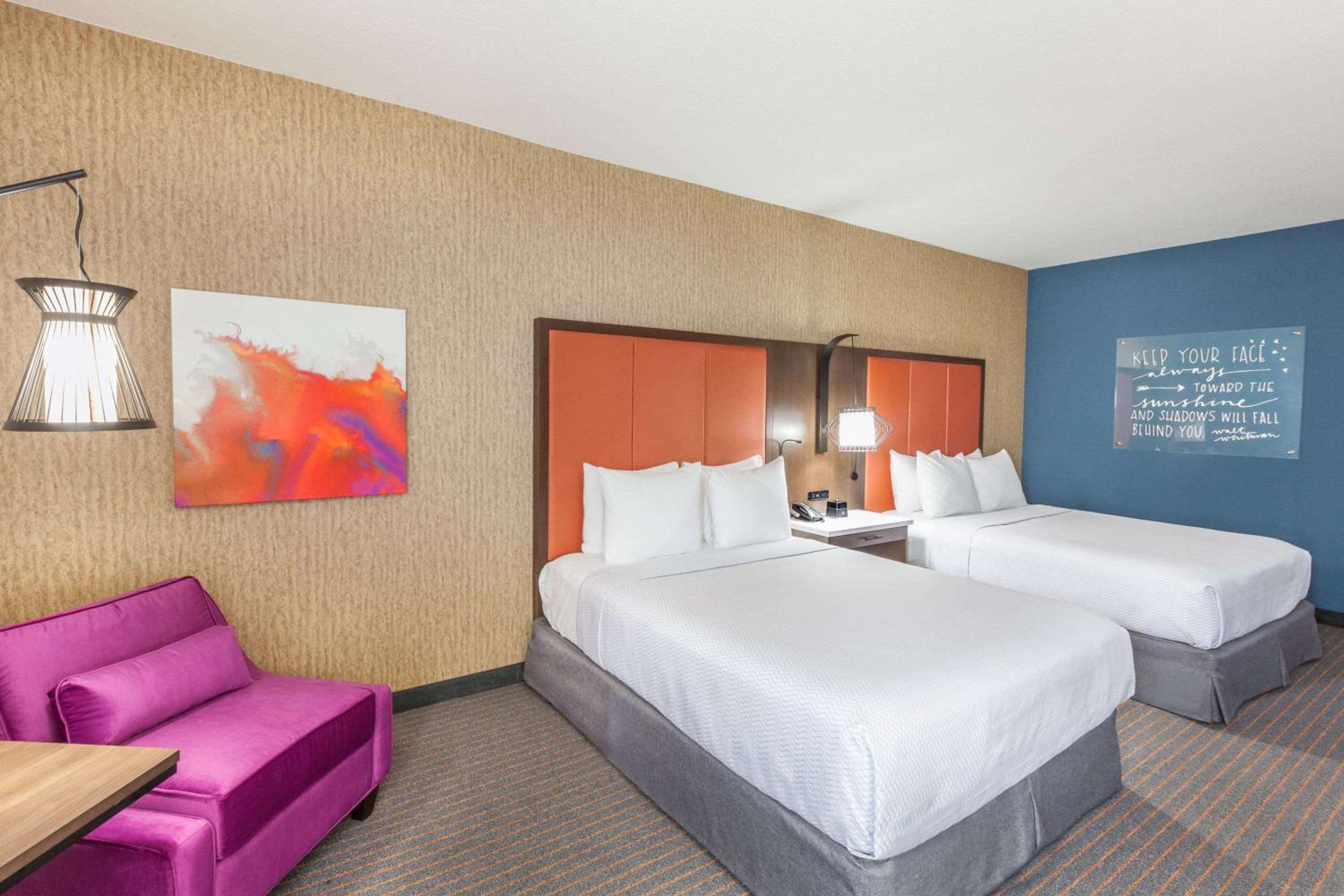 Queen Room with Two Queen Beds - Non-Smoking - Photo 1