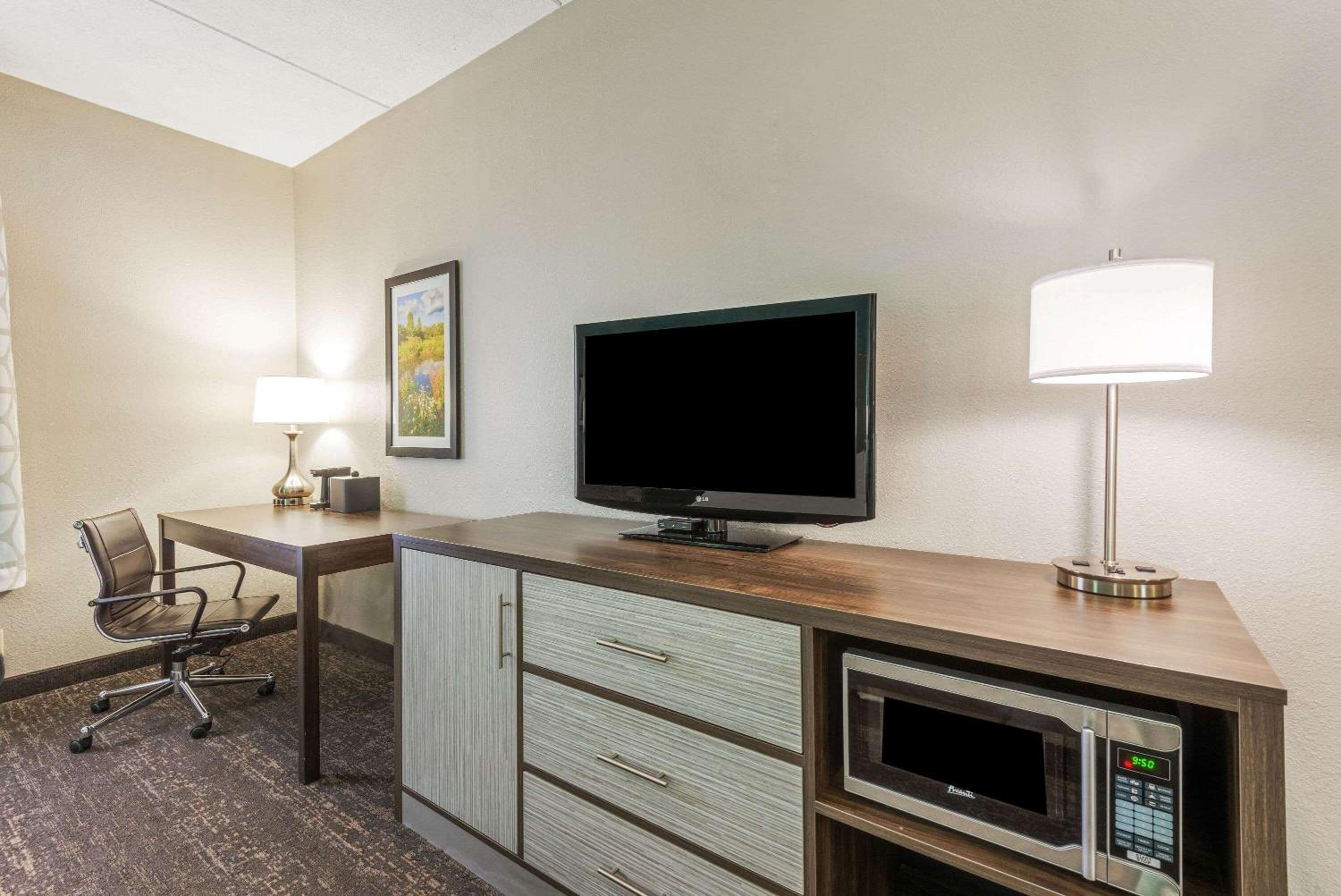 La Quinta by Wyndham Jamestown, Photo 10