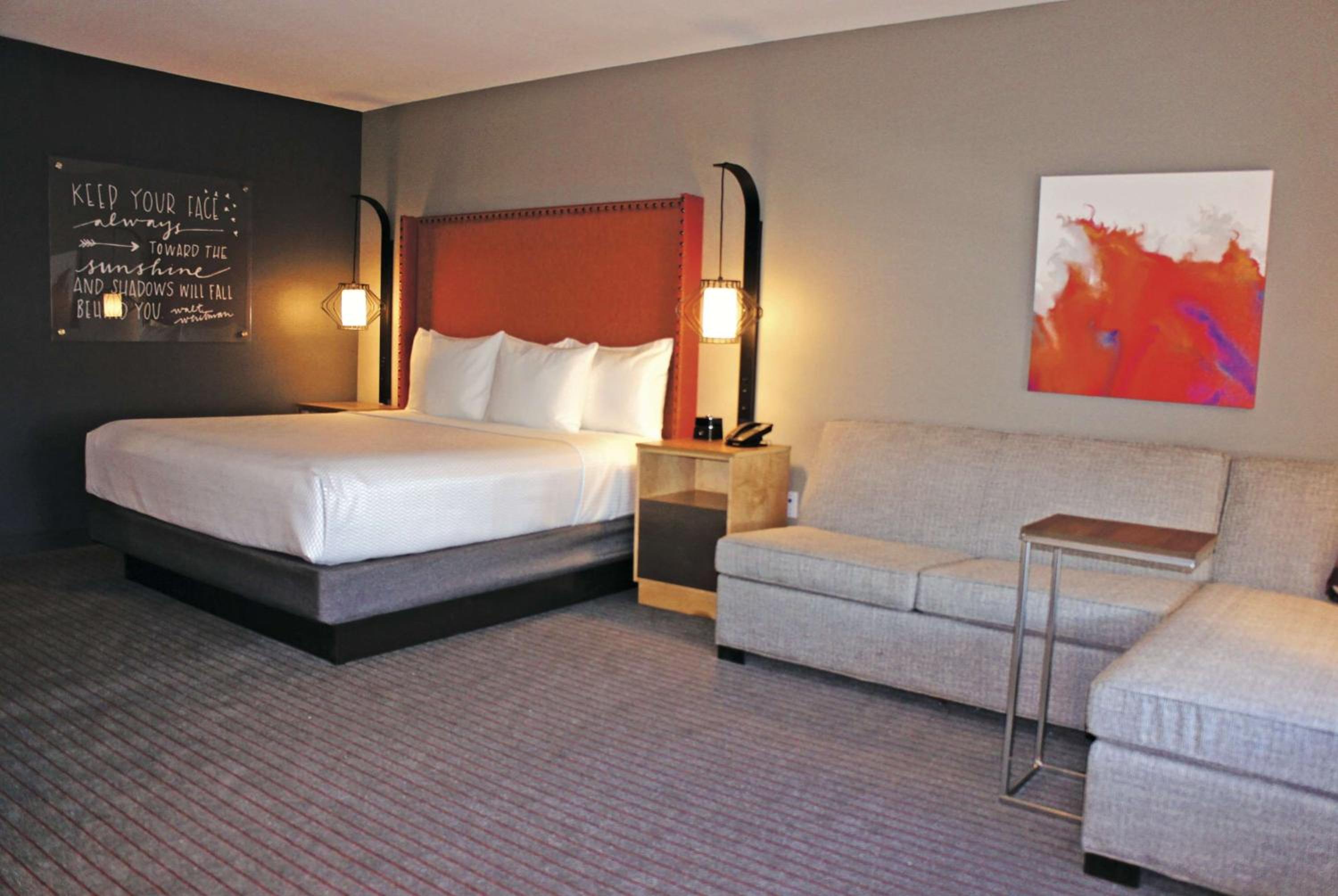 Executive King Room with Sofa Bed - Photo 1