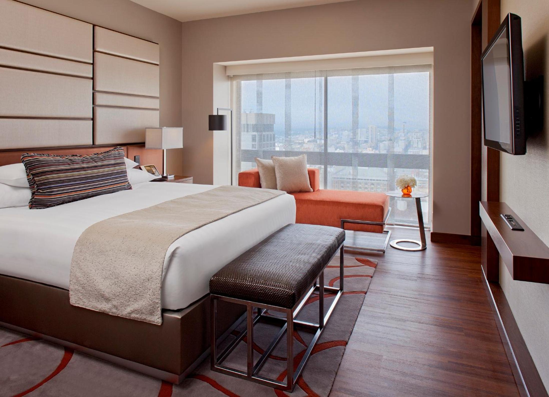 Deluxe Suite - Photo 1
