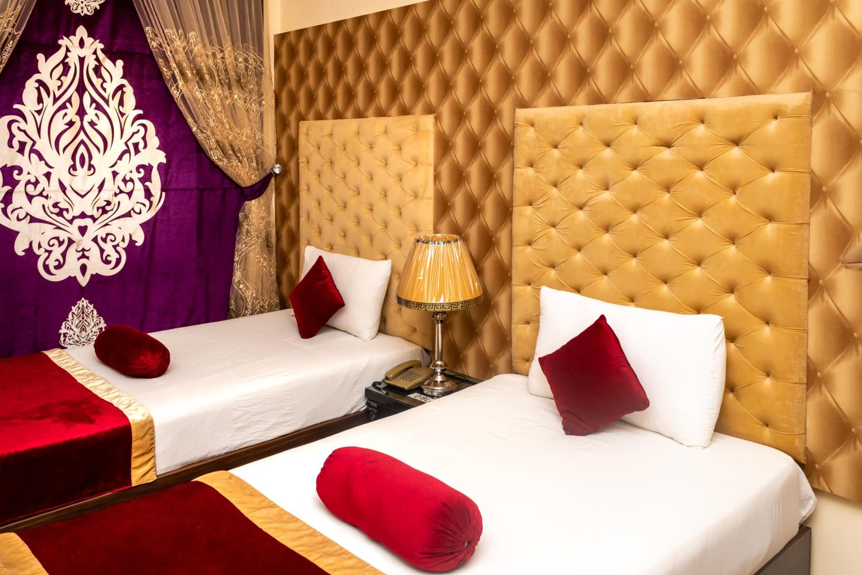 Deluxe Room - Photo 5