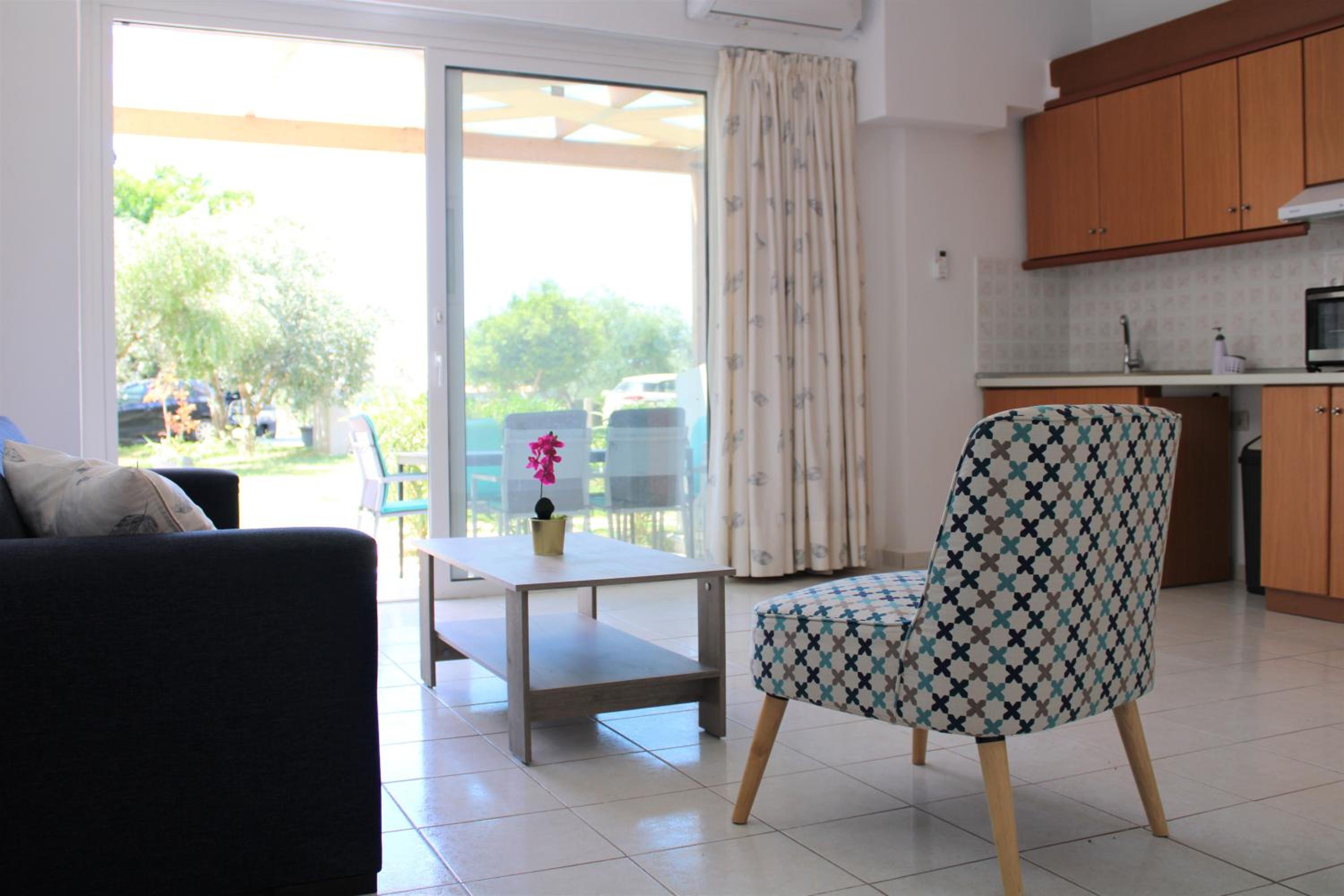 Apartment With Garden View