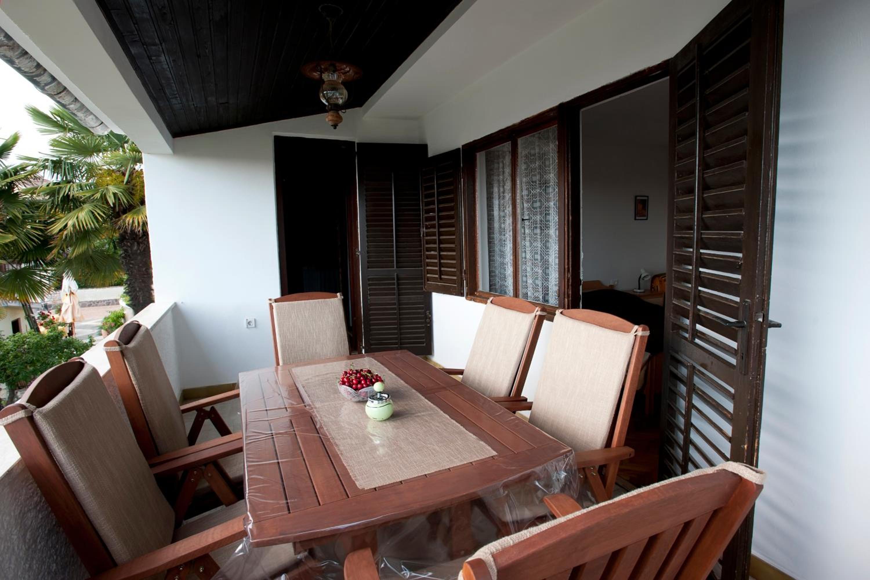 Three-Bedroom Apartment with Balcony and Sea View