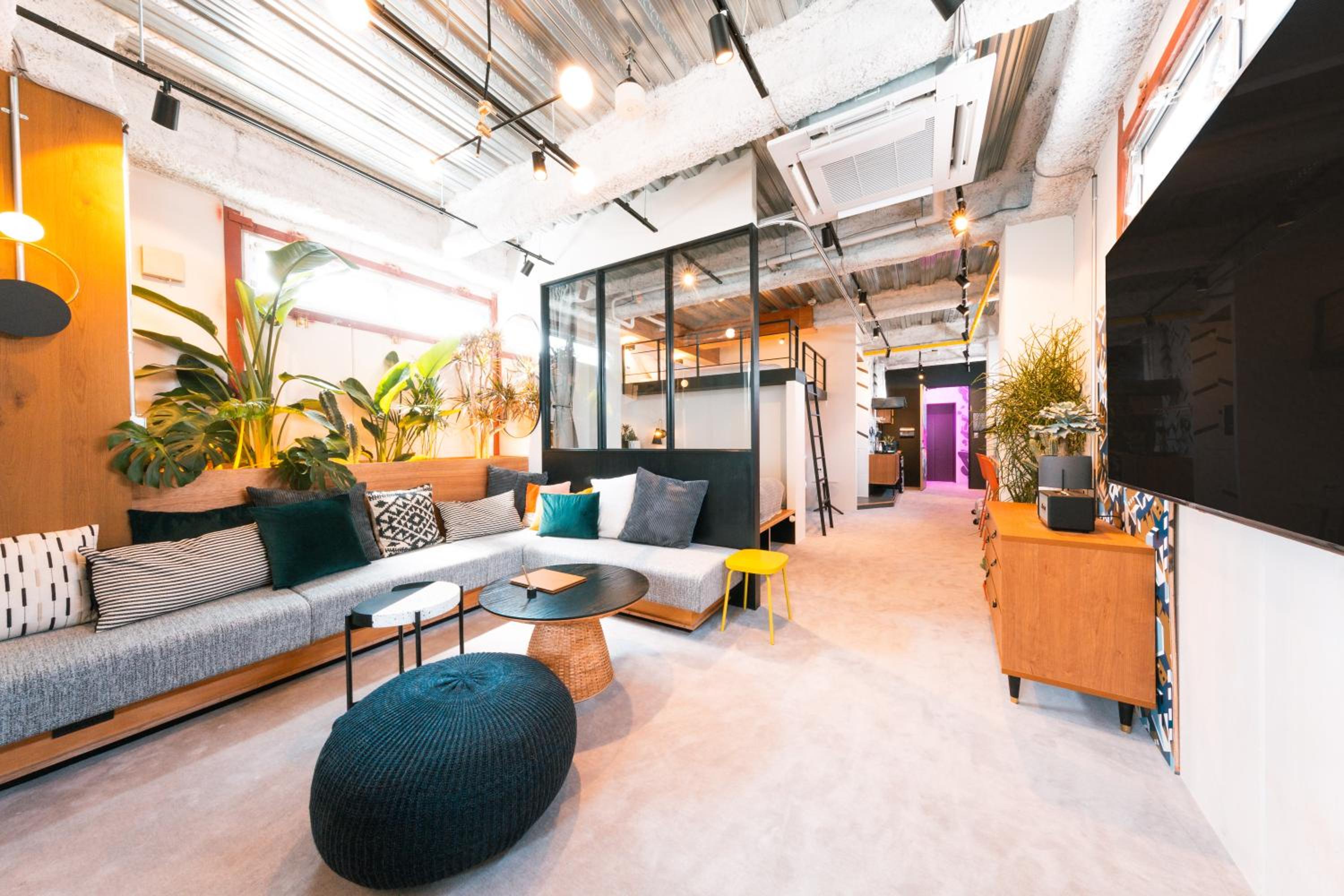 Studio Apartment photo 1